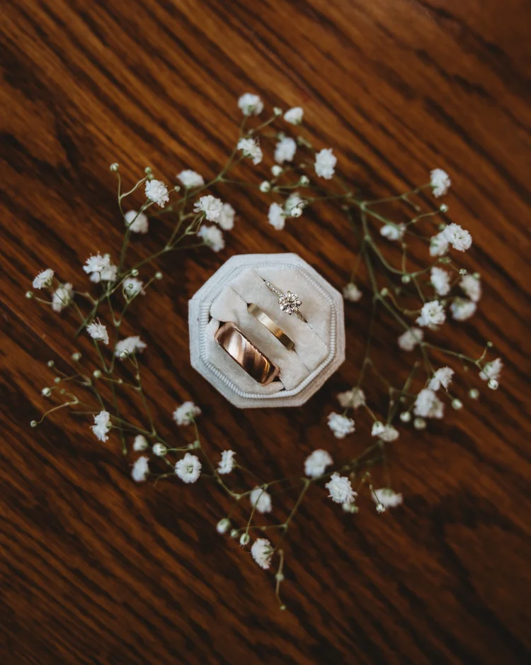 Tawny Nichelle Photography - Alaska Wedding Photographer