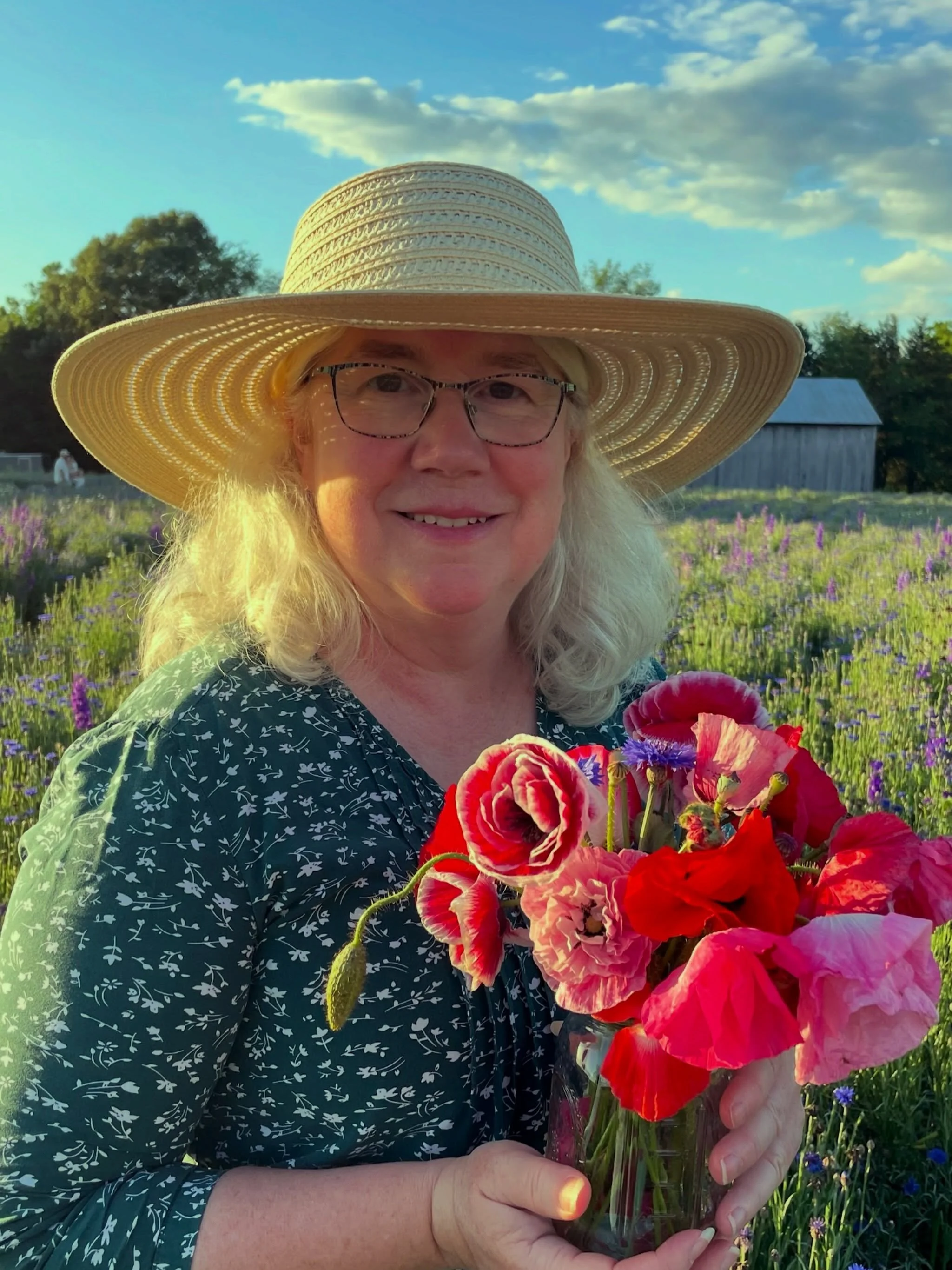 I&rsquo;m Amy&mdash;a lifelong creative, printmaker, paper flower maker, and artist based in Rockville, Maryland.

I love experimenting with new materials, finding inspiration in nature, and turning everyday moments into something creative. Whether I