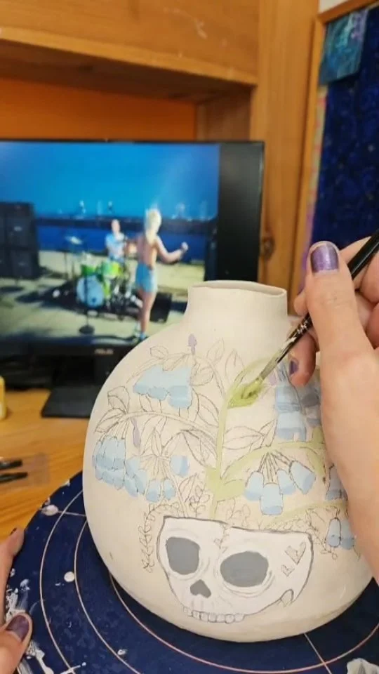 Friday Afternoon in Starry Night Art Studio with Amyl and the Sniffers and underglazes on a wheel-thrown vase.
.
Virginia Bluebells are a favorite of mineπ
.
#pottersofinstagram #ceramics #speedballunderglaze #virginiabluebells