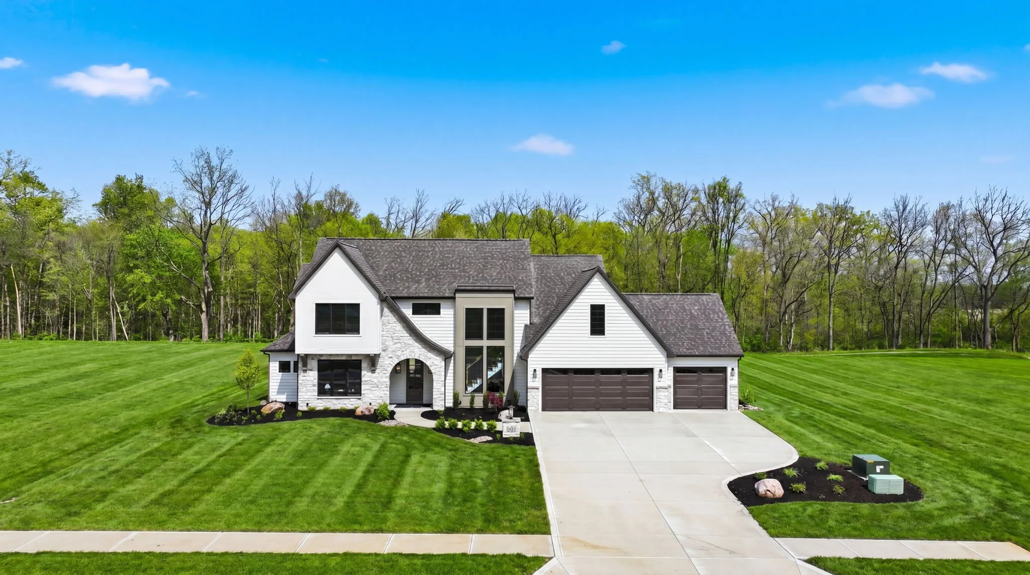 4-web-or-mls-4-print-DJI_20260429151923_0118_D_grass_47aee1a9.jpg