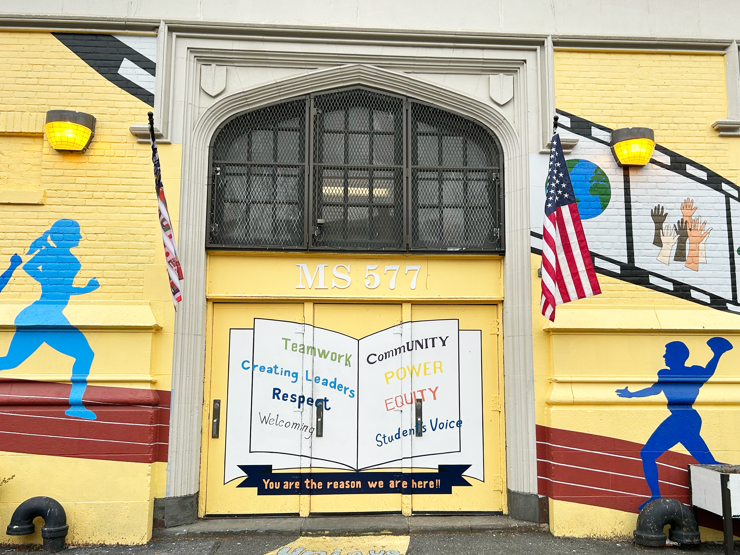 Picture of the entrance of MS577