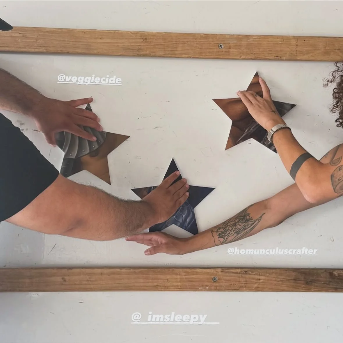 🚬🫡💥🚚⚔️

sick show by @nobodypaintscollective don&rsquo;t miss our next one nov 8th 🫵 @piso.gallery 

also check out @finderskeepersband your new favorite indie band