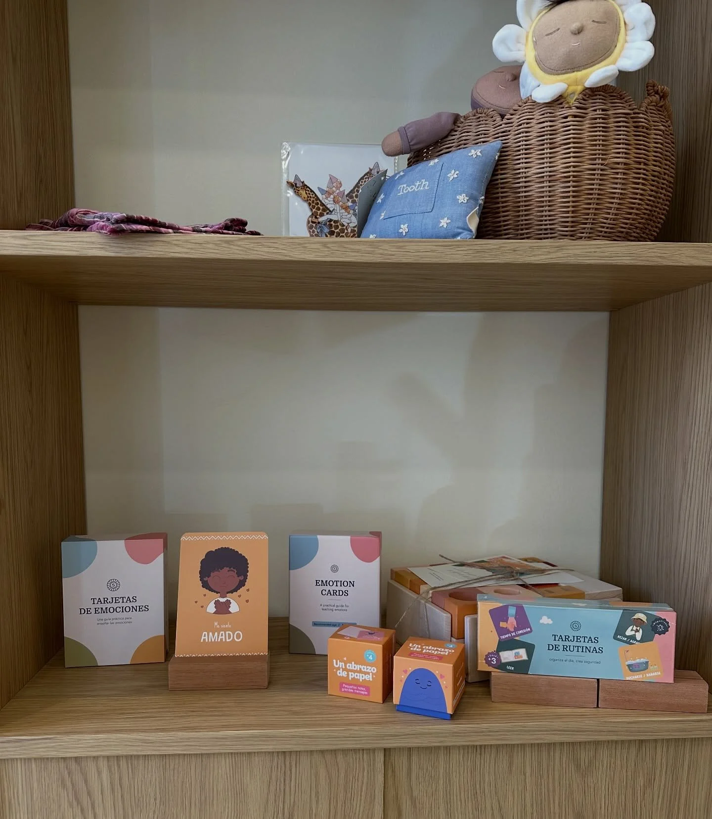 Todos nuestros productos en @museumofmini 🤩

Para todas las personas que quieran comprarlas en persona y verlas🌈🌟
&bull;
#emociones #tarjetasemociones #tarjetasrutinas #productosni&ntilde;os #consciencia #amor #productosconsentido #infancia #infan