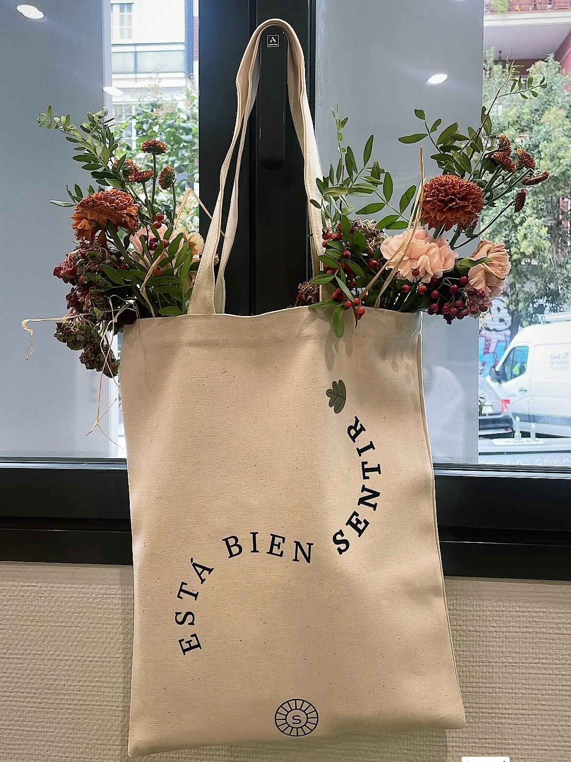 ✨EST&Aacute; BIEN SENTIR✨

Un recordatorio para todos los d&iacute;as.

Aqu&iacute; celebramos cada producto como si fueran nuestros beb&eacute;s . 

Seguimos con el coraz&oacute;n explotado de agradecimiento con todo el apoyo y acompa&ntilde;amiento