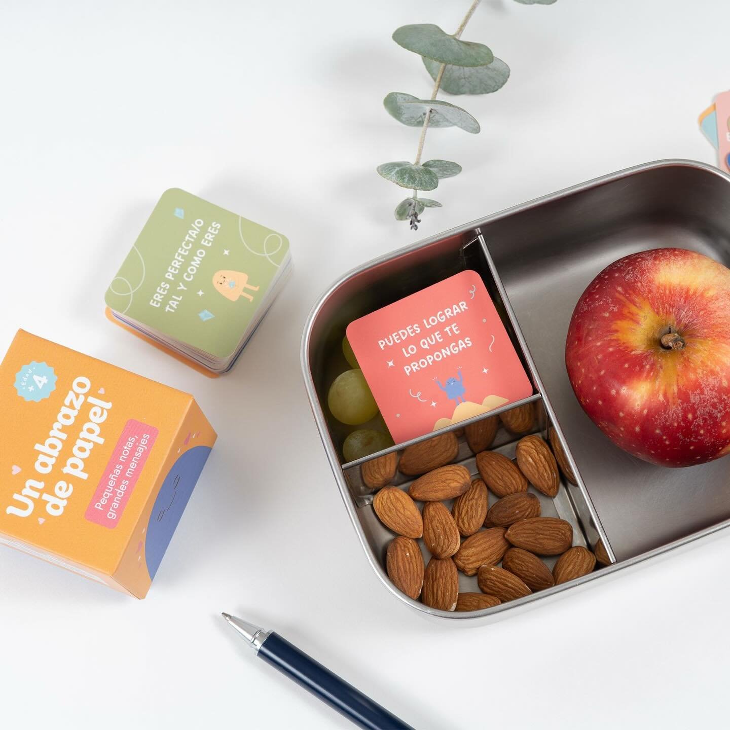 Siempre podemos mantenernos conectados as&iacute; sea a distancia ✨

Mensajes que se sienten como abrazos &hearts;️

Cons&iacute;guelos en www.shopsammasati.com/shop 

#mensajes #maternidad #crianza #amor