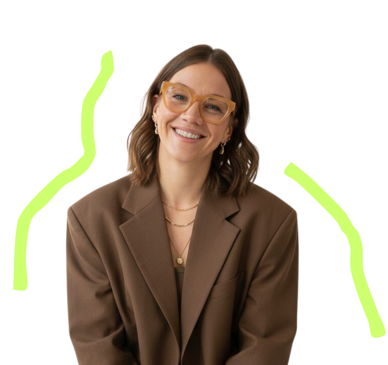 Porträt von Claudi im braunen Blazer mit goldenen Schmuckdetails und markanter Brille, lächelnd vor schwarzem Hintergrund mit grünen grafischen Elementen – Strong & Gentle Coaching.