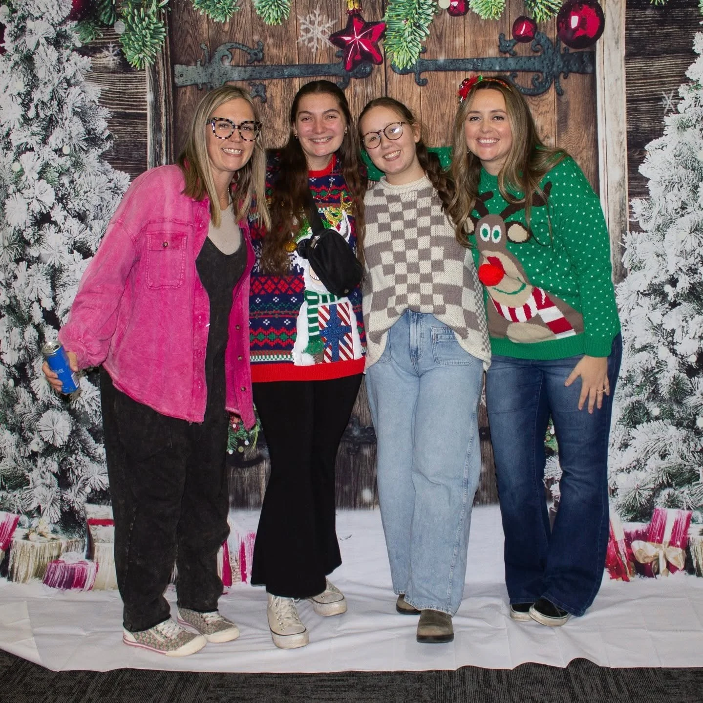 Join us this Wednesday for the Student Life Christmas Party at Life Church! 🎄✨
We&rsquo;ve got free dinner, prizes, and all the Christmas vibes waiting for you. Wear your best Christmas sweater, bring a friend, and come celebrate the season with us!