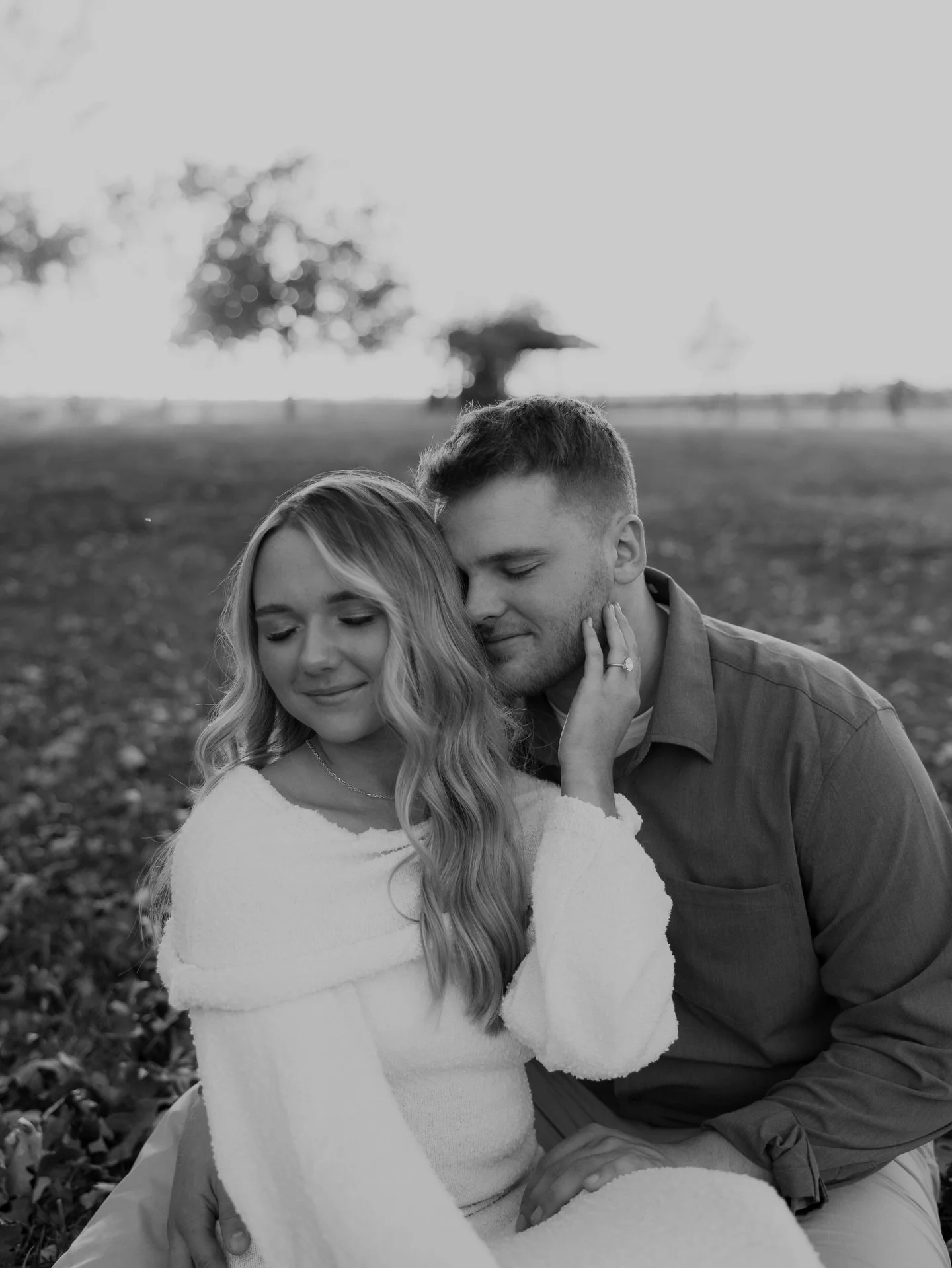 might not ever get over maggie + johns engagement photos 😍
hiiighly recommend doing your enagagement photos at your wedding venue!!!