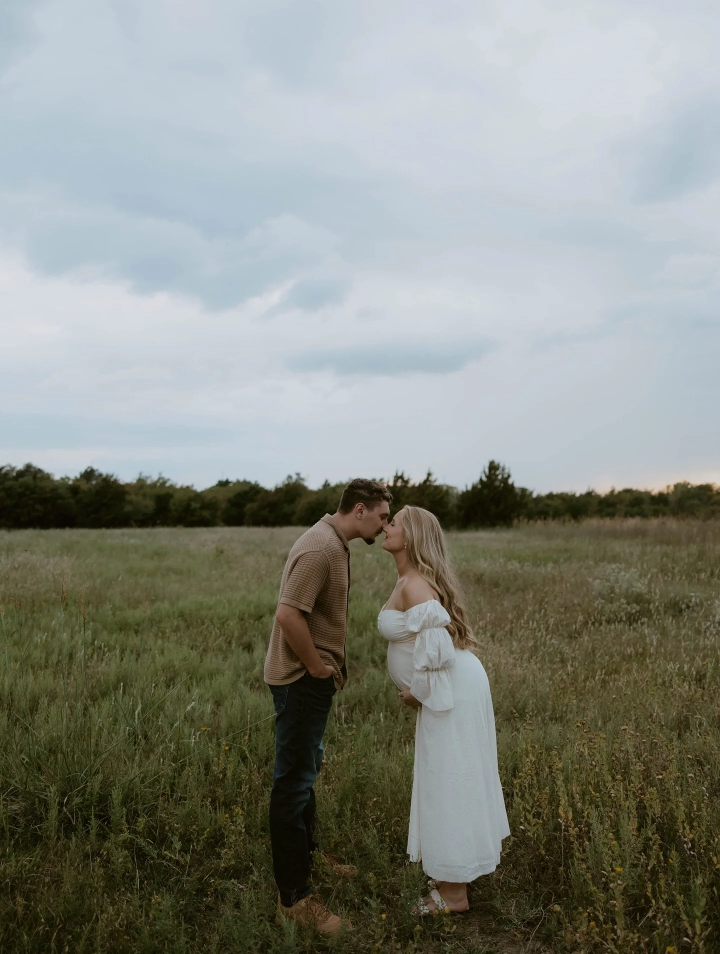 never got around to posting baby Kochers maternity photos before he made his arrival last fall but they&rsquo;re just too good not to post 🥺