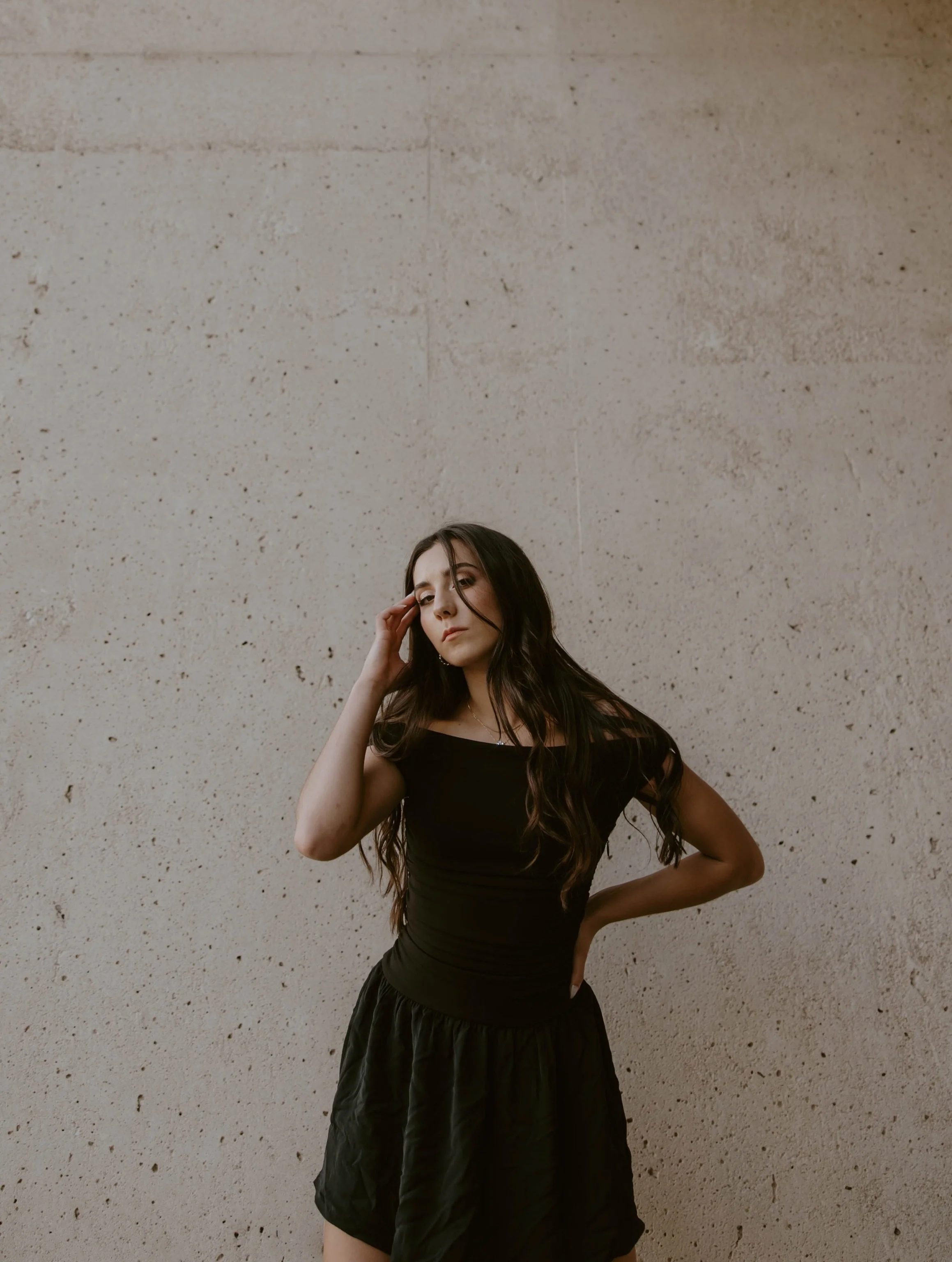 cool girl maxxing 

#kansasseniorphotographer #seniorphotos #wichitaseniorphotographer #seniorseason #photographer