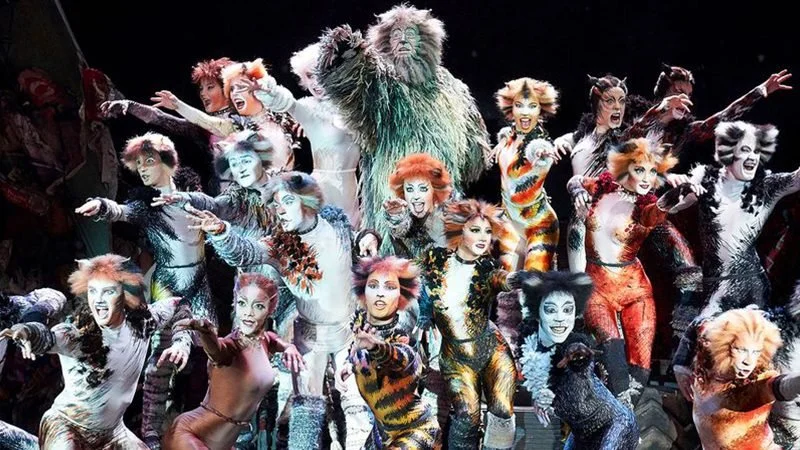 “We Will Make Broadway Great Again with a Taxpayer-Funded Revival of Cats!” – Donald Trump Issues a New Executive Order