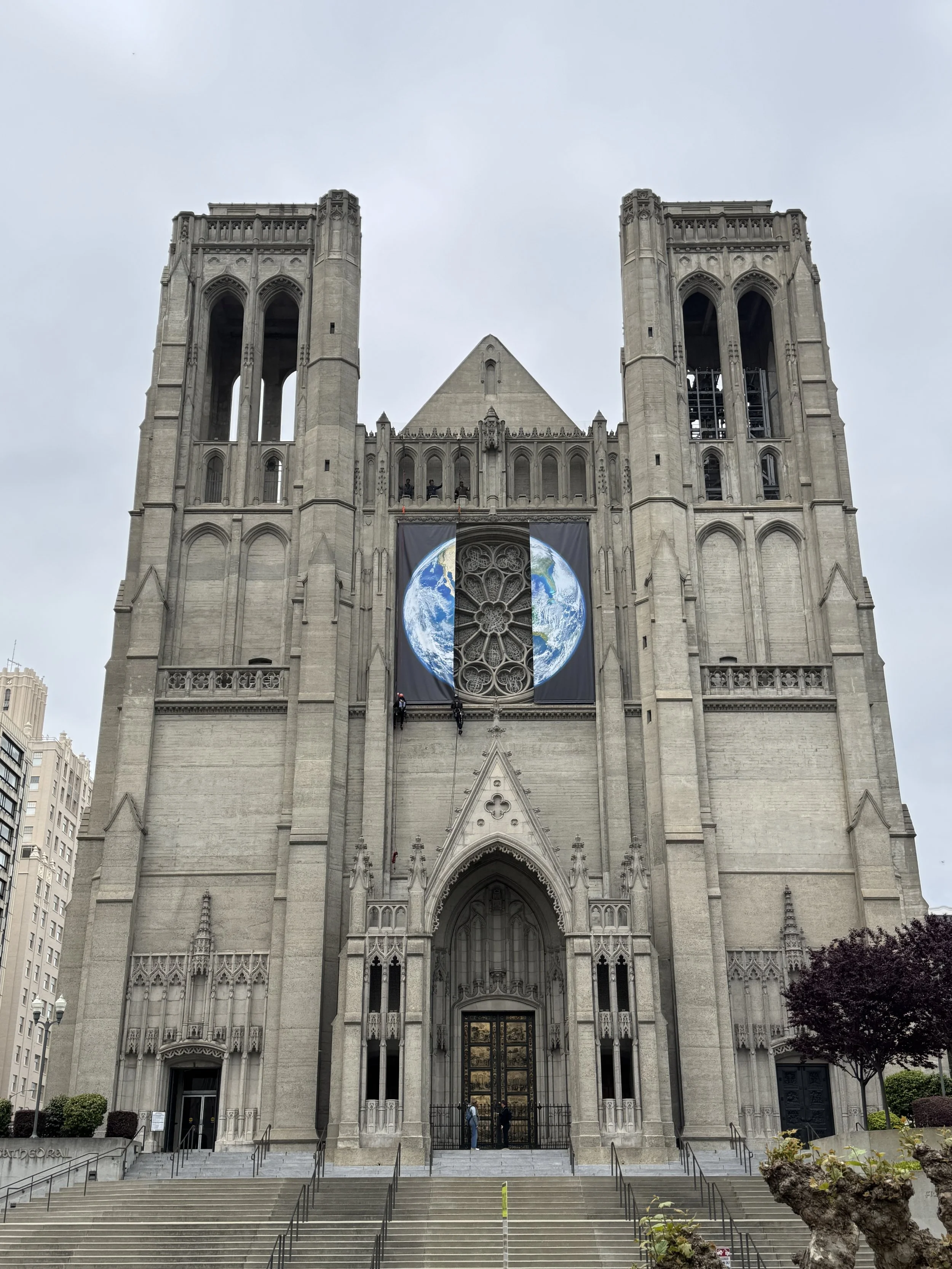 sky-windows-grace-cathedral-san-francisco-sukey-bryan-2025.jpg