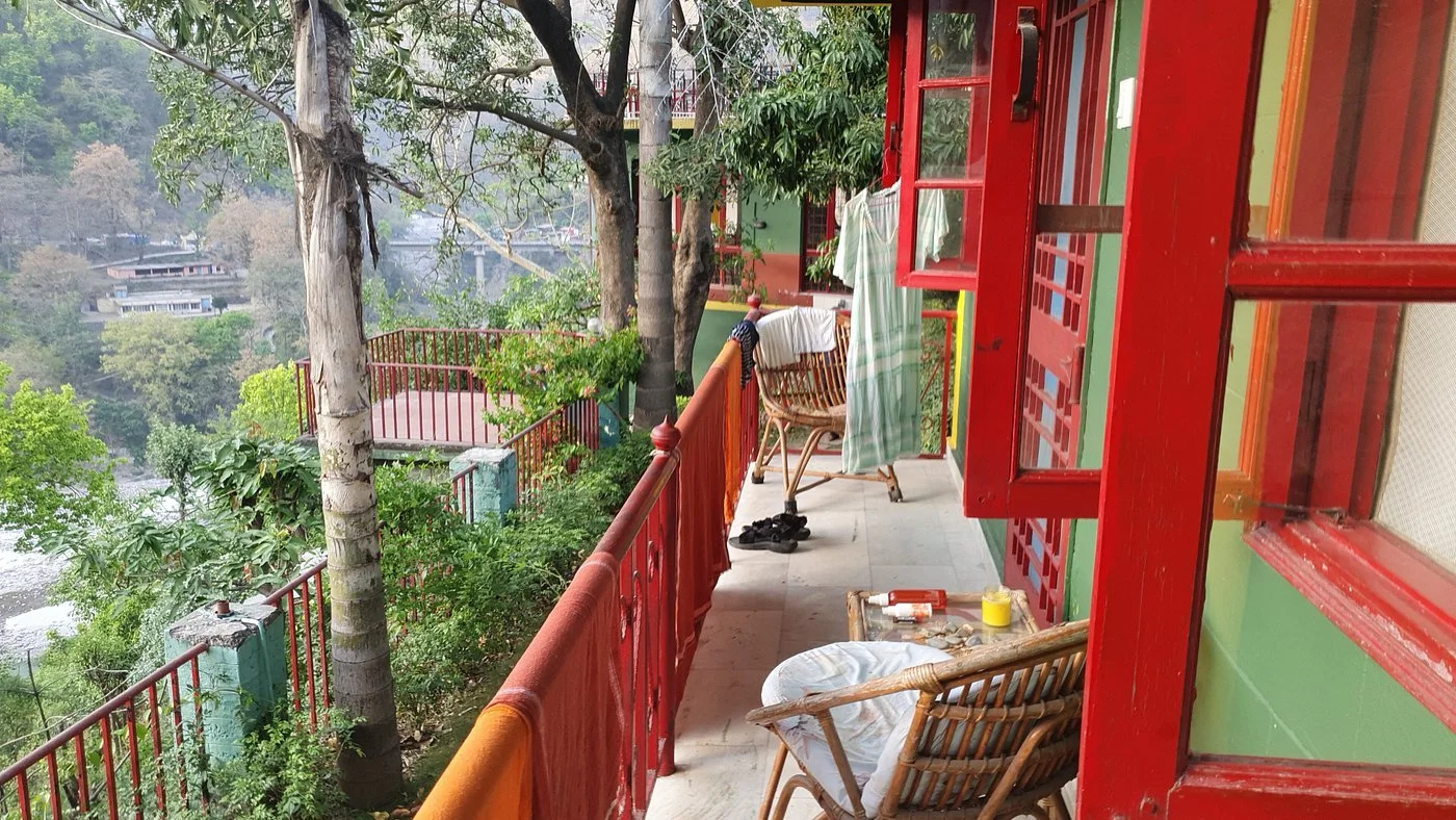 anand-lok-across-the-8.jpg