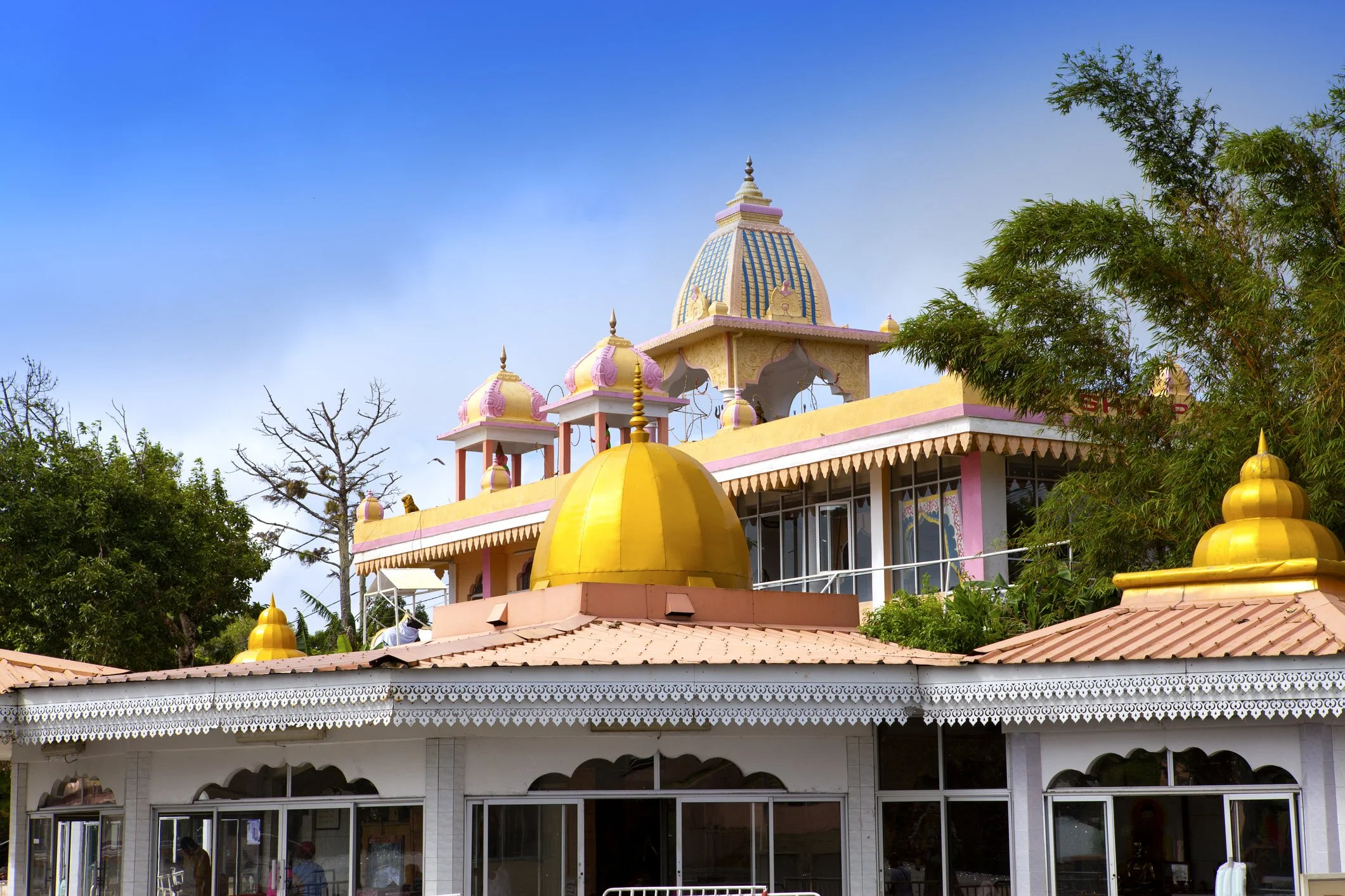YOGA RETREAT IN TIRVANNAMAI, SOUTH INDIA WITH SARASWATI CLERE, BEN WILLIAMS + SILVIA NAKKACH