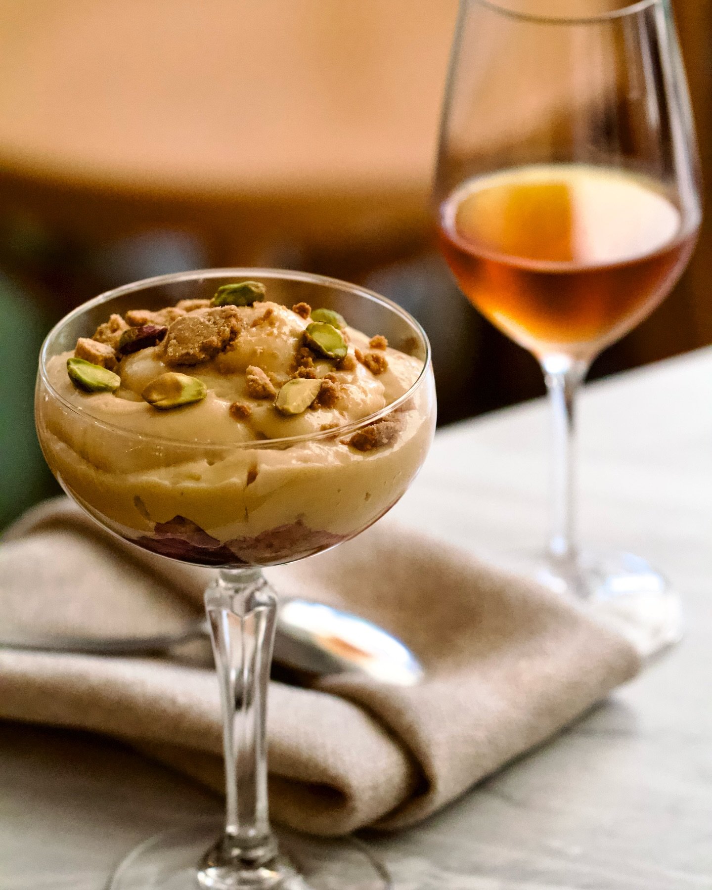 The perfect sweet touch for those chilly days! 🍰🍷

Come visit us and try out our Caramel trifle with macerated fruit and burnt white chocolate  beautifully paired with a glass of Noble d&rsquo;Arenberg dessert wine. 

#bacarikirribilli #dessert #de