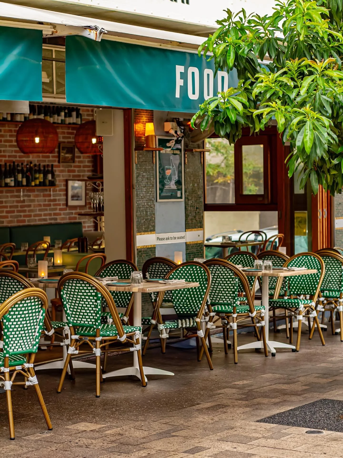 Autumn days at Bacari just feel right.
Crisp air, warm sun and a table waiting inside or out.

Join us.