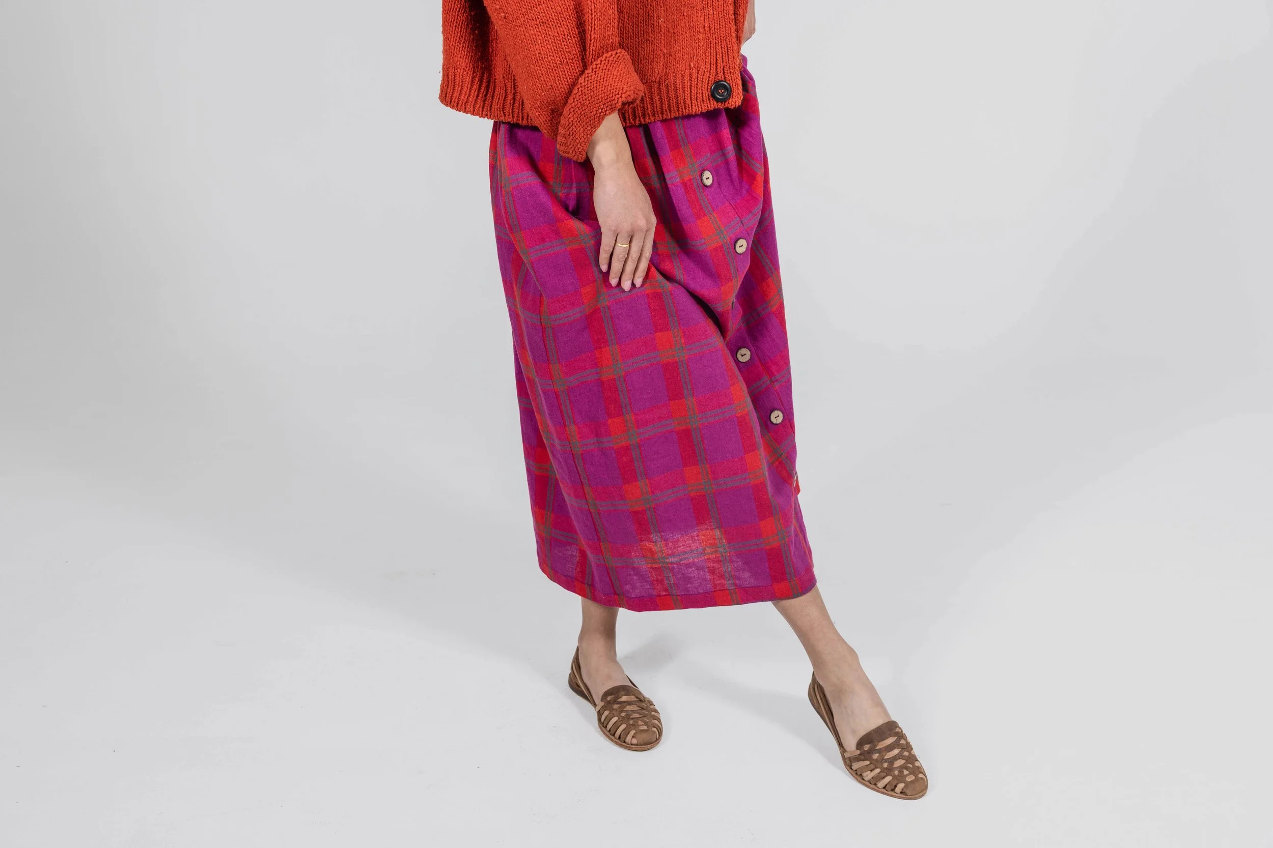 Foxlilie-womens-thomas-skirt-magenta-plaid-frontside-detail.jpg