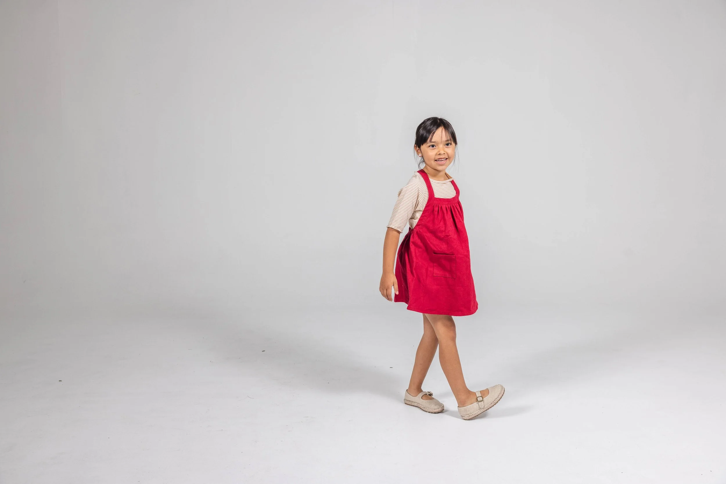 Foxlilie-kids-ivy-jumper-scarlet-red-lifestyle-frontside.jpg