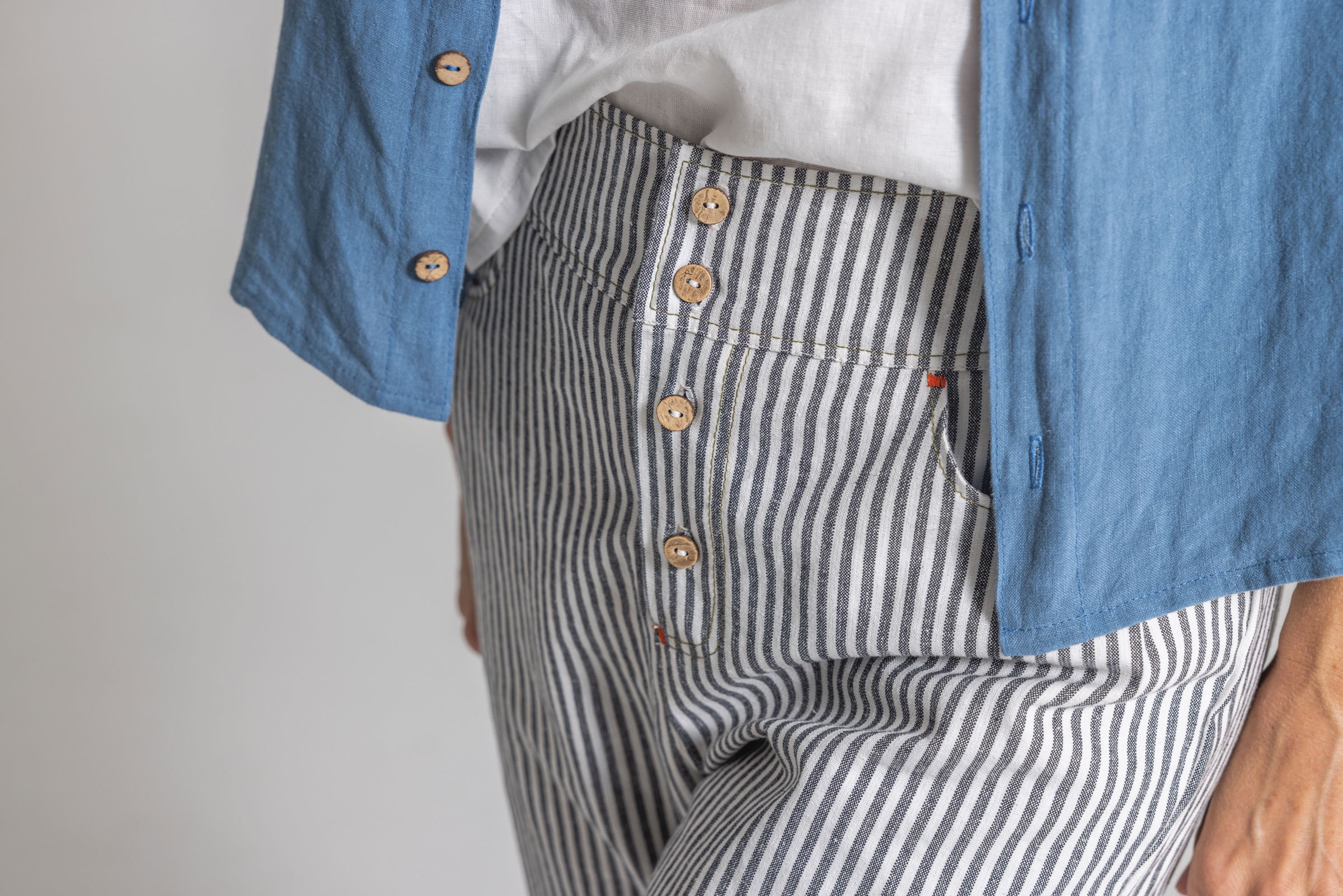 Foxlilie-womens-ava-trouser-charcoal-stripe-front-fly-detail.jpg
