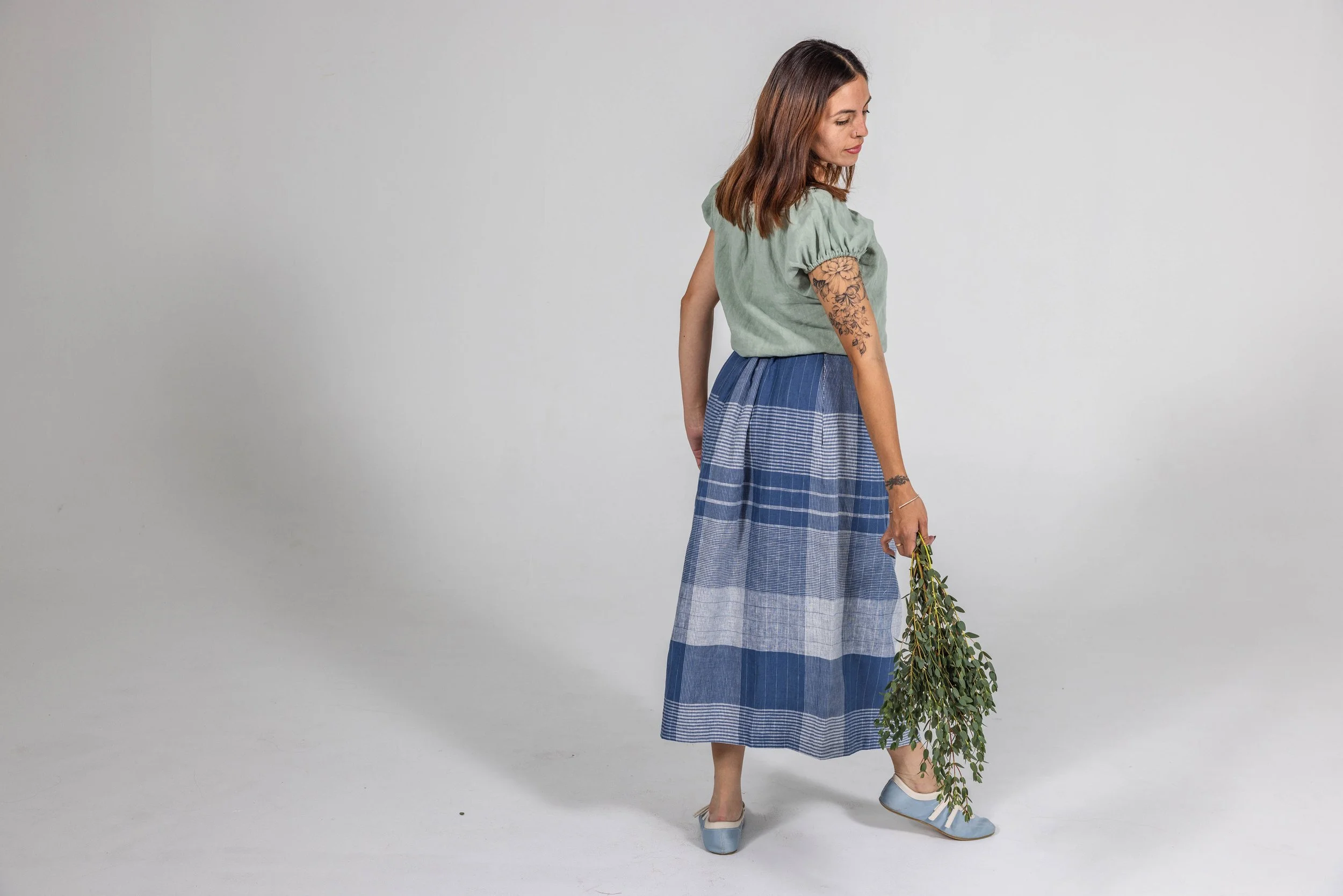 Foxlilie-womens-thomas-skirt-cornflower-plaid-lifestyle-backside.jpg