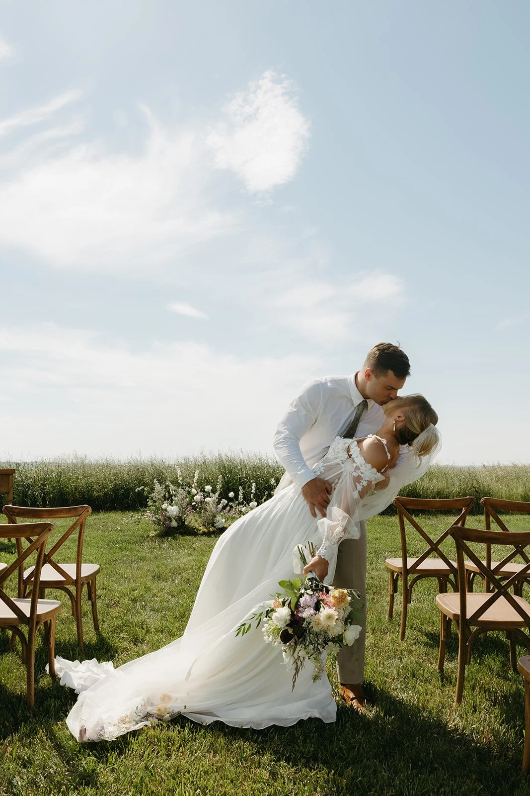 Styled shoot Calgary Wedding Venue
Planning/Coordination/Design- @blushandlacebeginnings
Location- @dreamers.farm
Rentals/Design- @roriranch
Photography- @zoesnooksphotography
Florals- @blackcatflorist
Models: @polina.bes & Graham
Dress: @mountainv