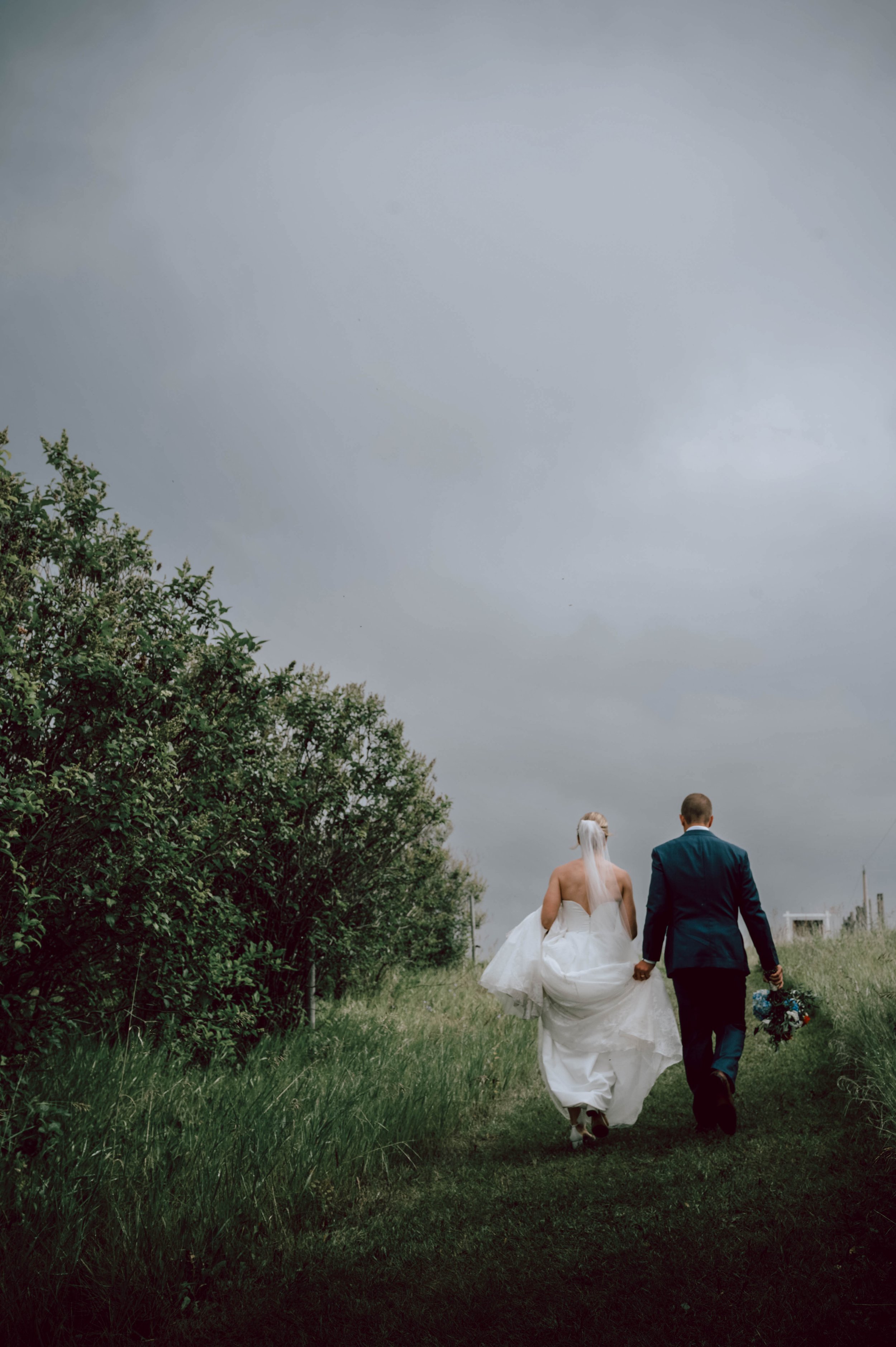 Nic & Krista's Romantic Forest Ceremony & Beautiful Tented Reception 07.25                                      

Venue: Dreamers Farm Gatherings

Photography: https://www.rayphotographyanddesign.ca
