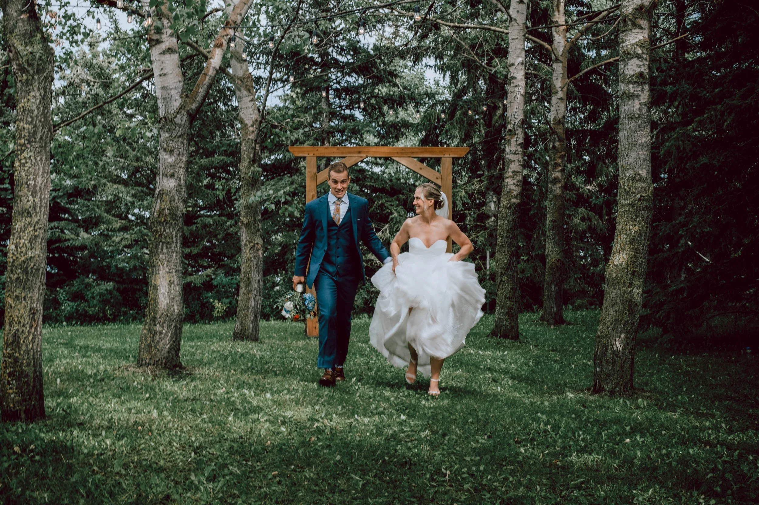Nic & Krista's Romantic Forest Ceremony & Beautiful Tented Reception 07.25                                      

Venue: Dreamers Farm Gatherings

Photography: https://www.rayphotographyanddesign.ca