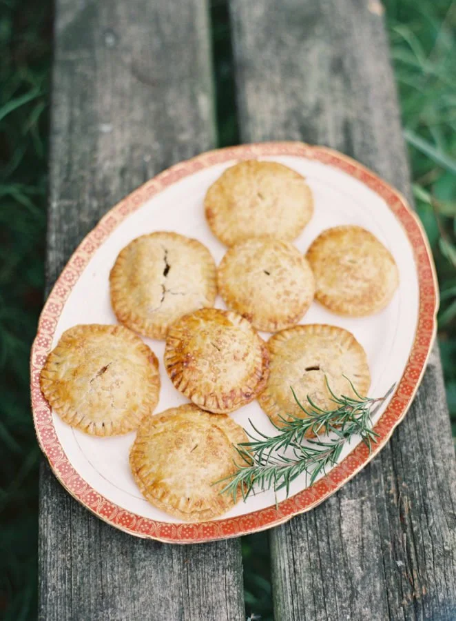 Ways to serve wedding pie