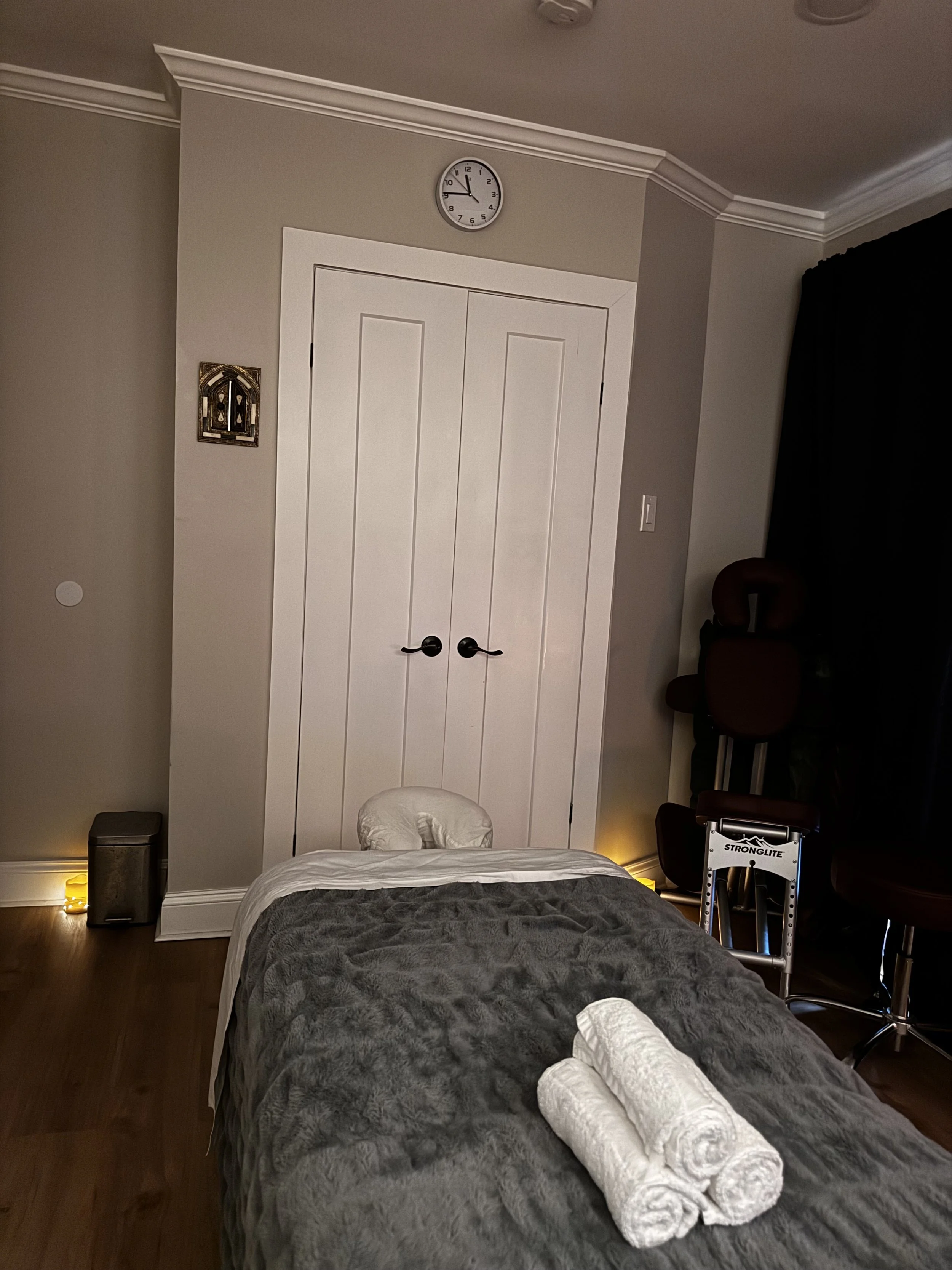 Squire Massage Studio - towels and chair massage - www.SquireMassage.jpg