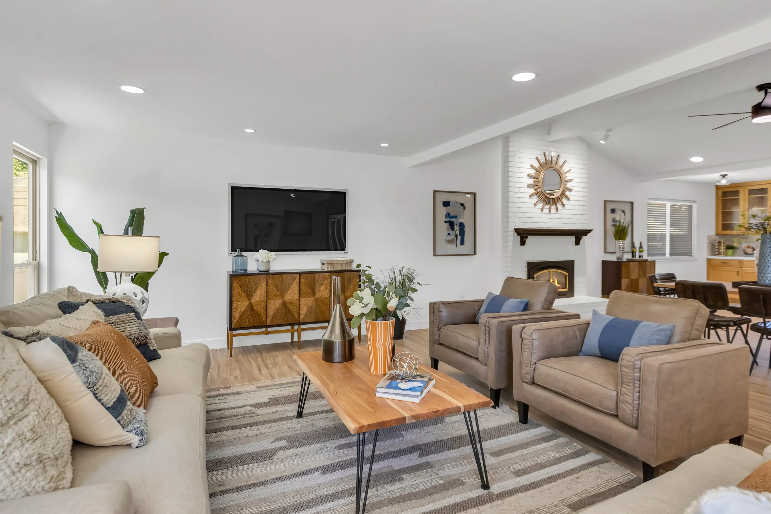 4000 Cuevas Court-28.jpg