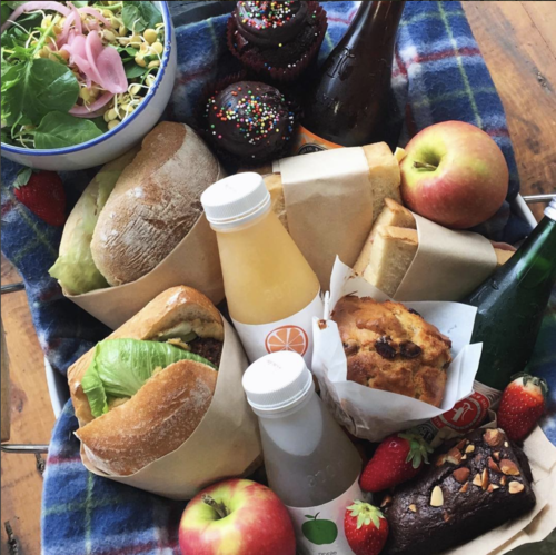 the-farm-cafe-picnic-basket.png
