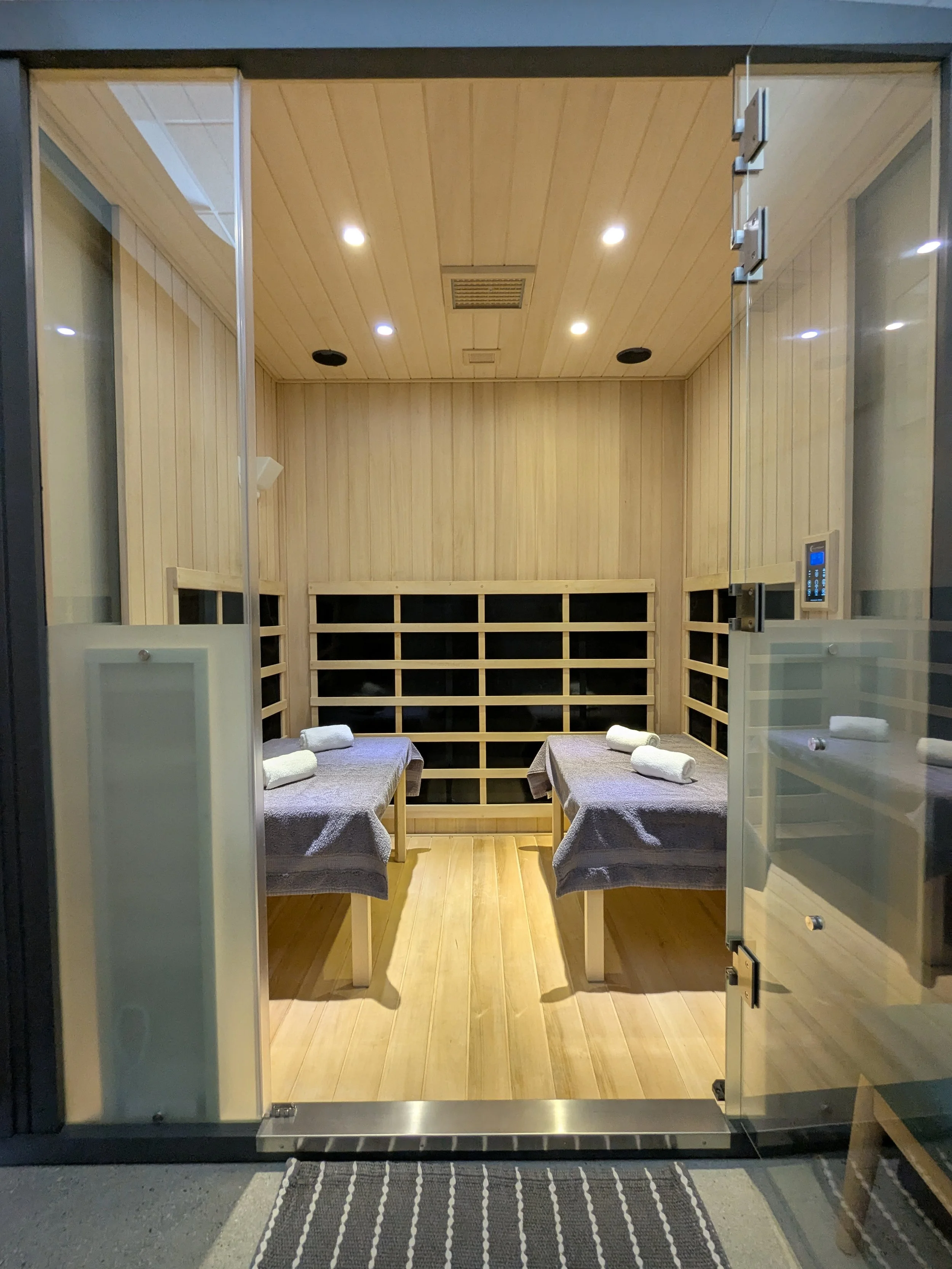 Full Spectrum Infrared Sauna set for 4 Guests