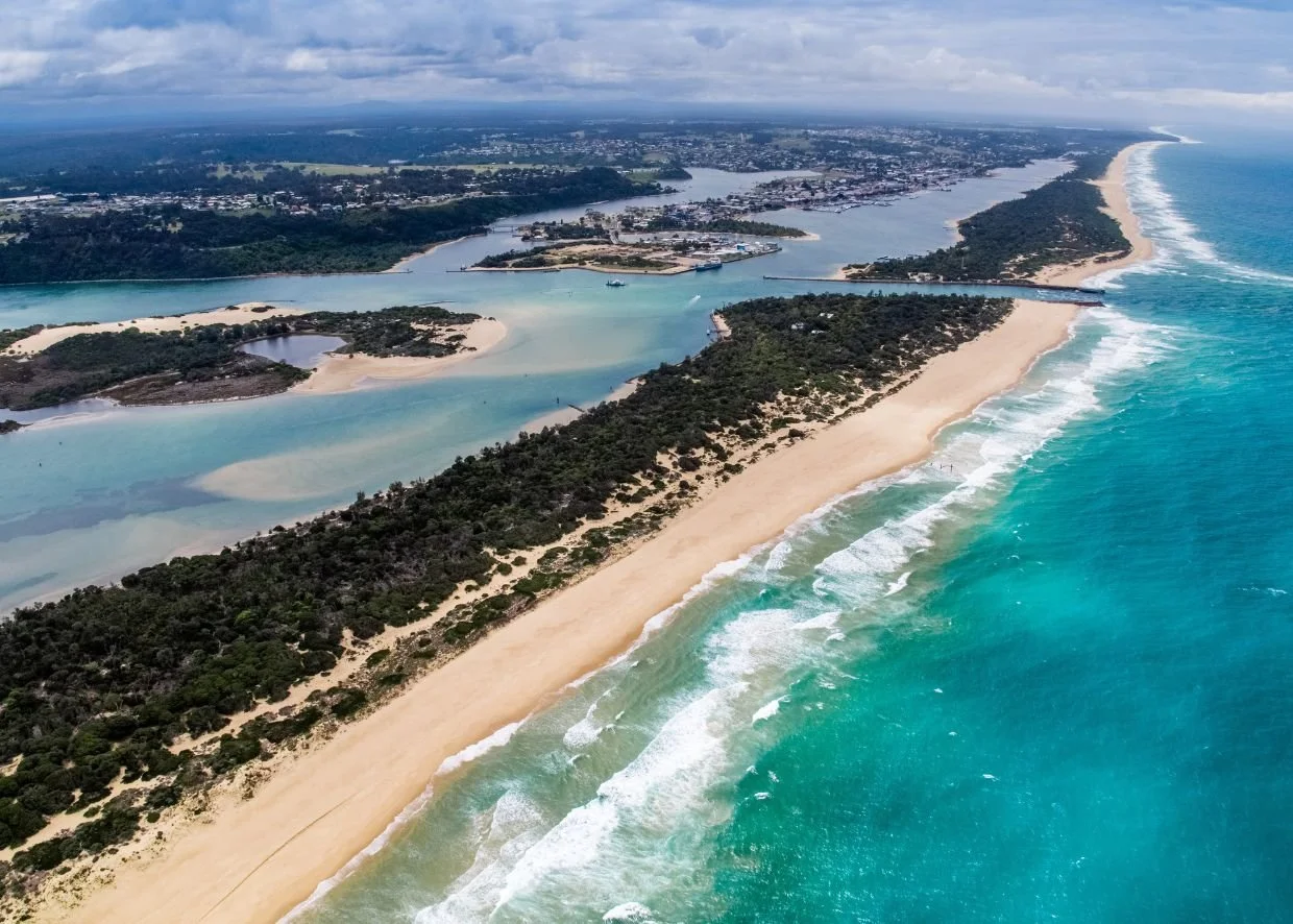 THE GREAT VICTORIA EXPLORER