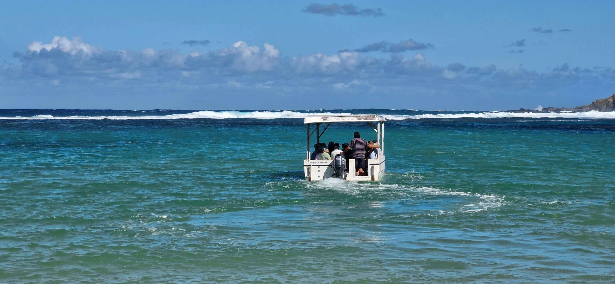 glass bottom boat 1.jpg