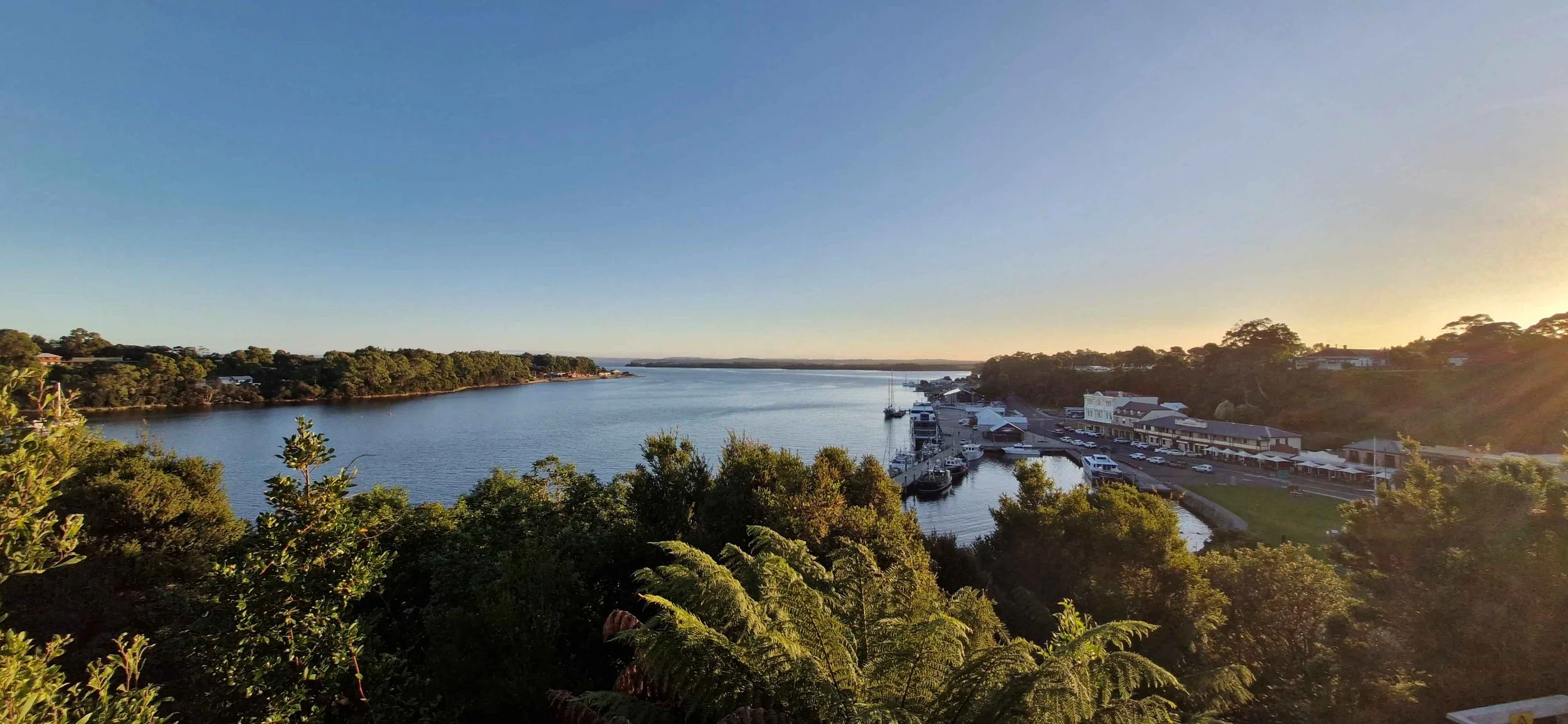 TTP190326_Tasmania_sunset strahan village.jpg