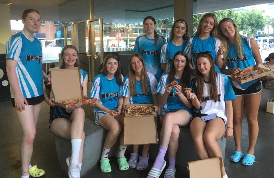 8.U18 Girls pizza 4.jpeg
