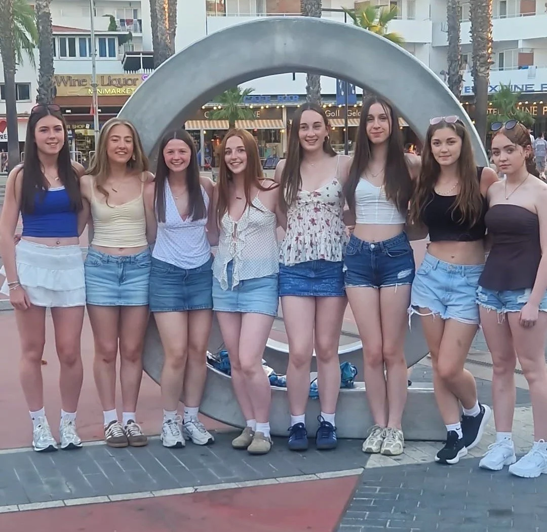 U18 Girls Team meal.jpeg
