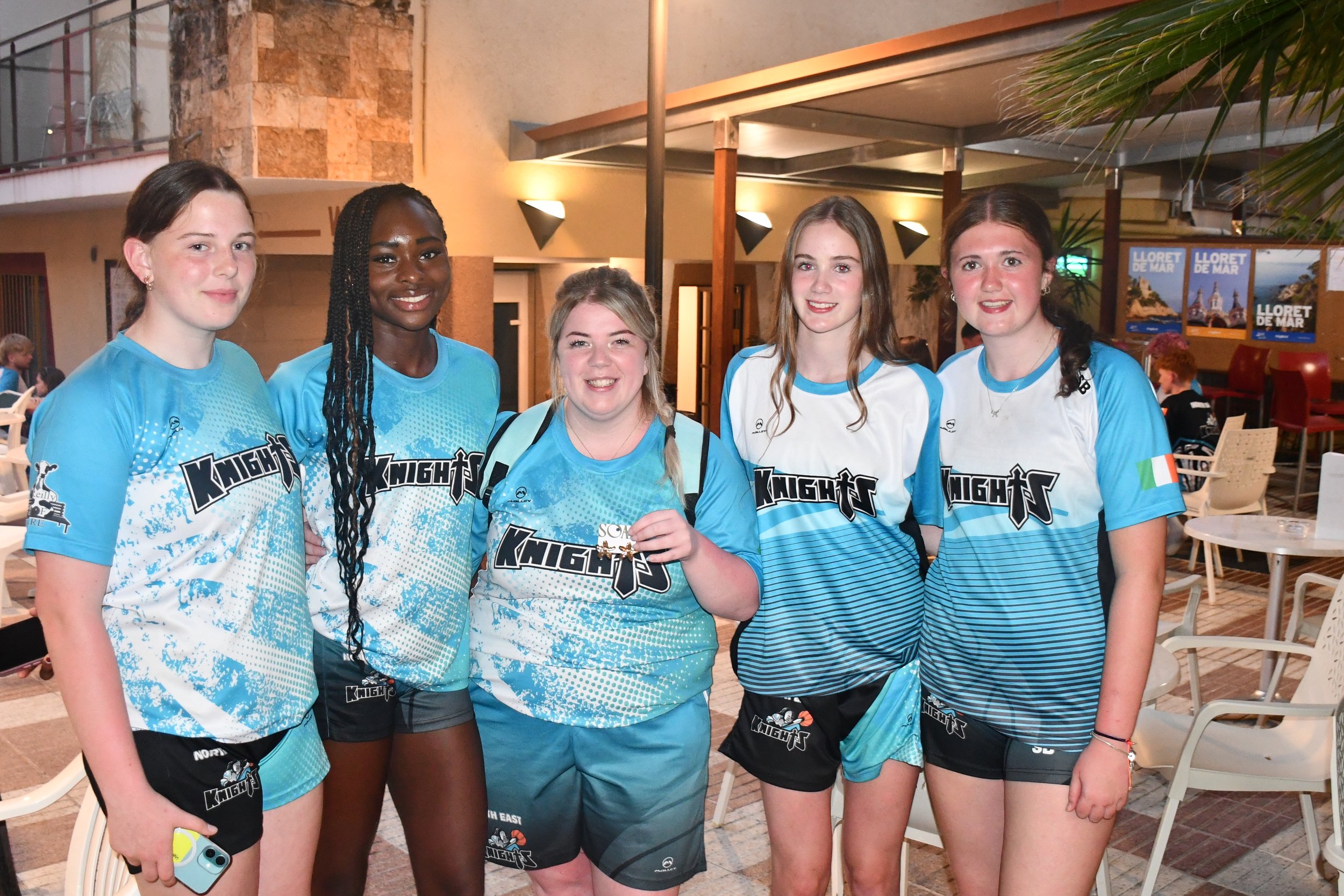 Jess & U16 girls.JPG