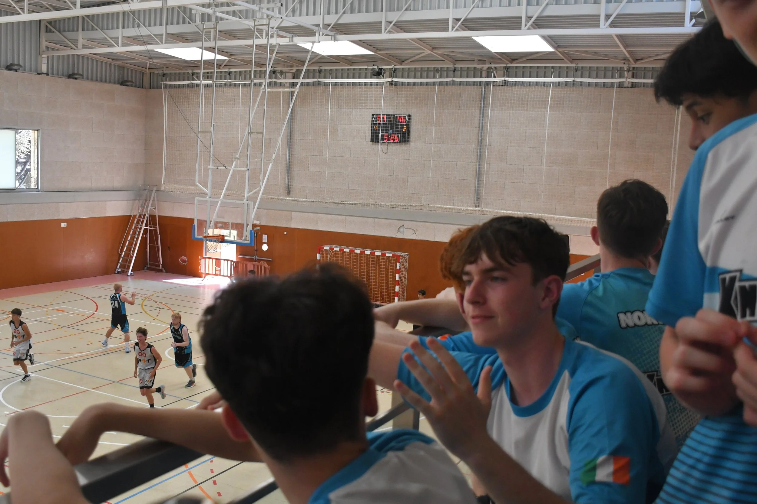 M0809 F3.4 Supporters 2.JPG