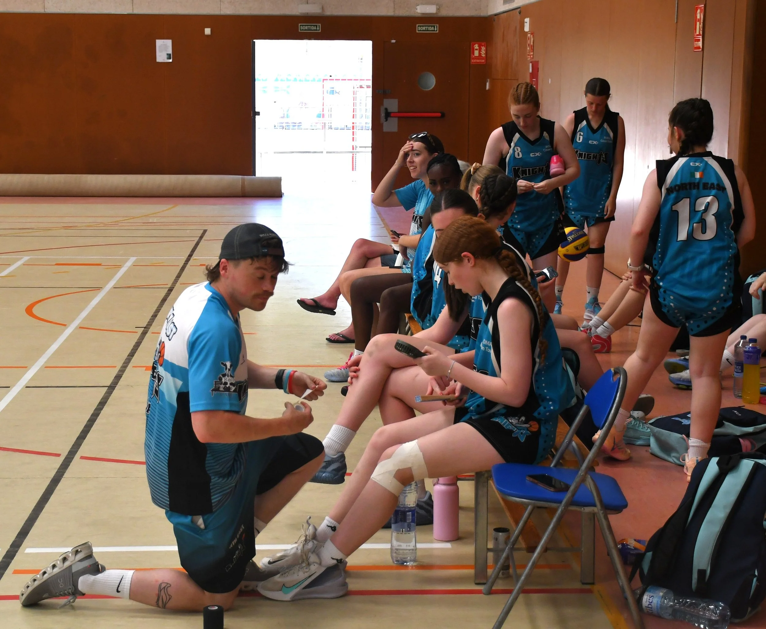 U18 Girls W0809 F3.4 Preparations.JPG