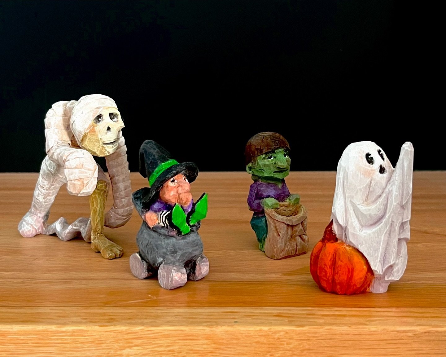 I love how these turned out. This little crew has been such a fun carve project.