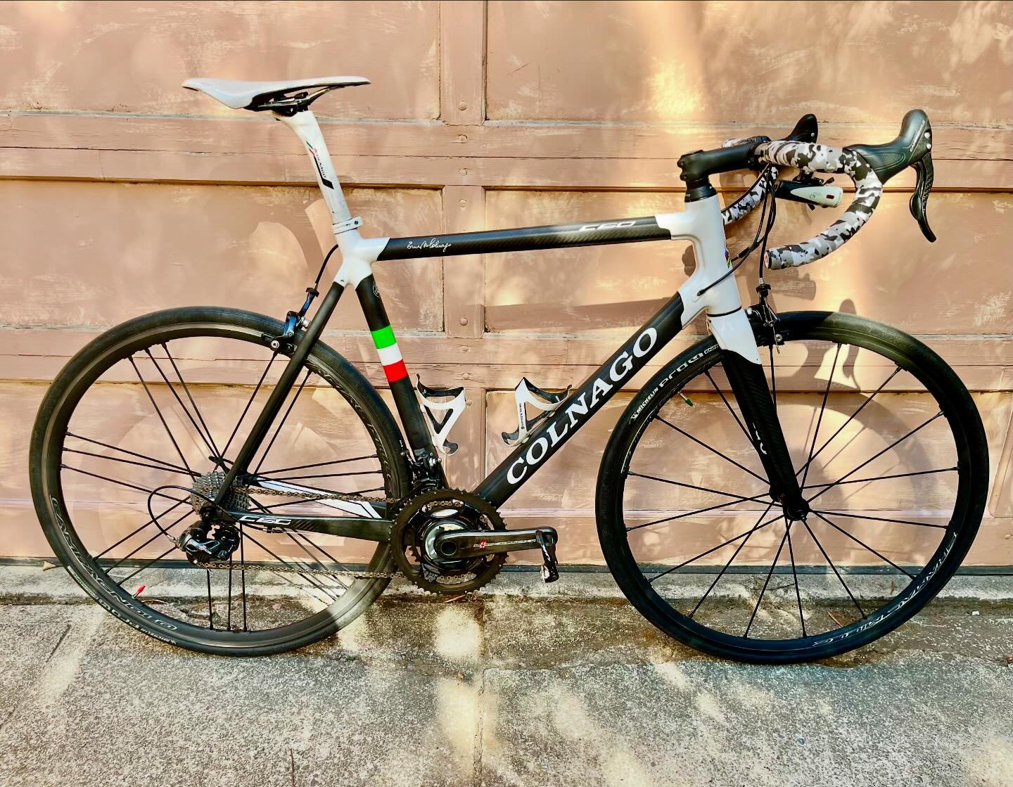 Re-Cable: new bar tape, winter wheel swap, gear ratio change, new chain, and all new shift cables for this SICK #colnago with all #campagnolo Super Record. Long after your silly electric components die, this bike will still be running. As they say &l