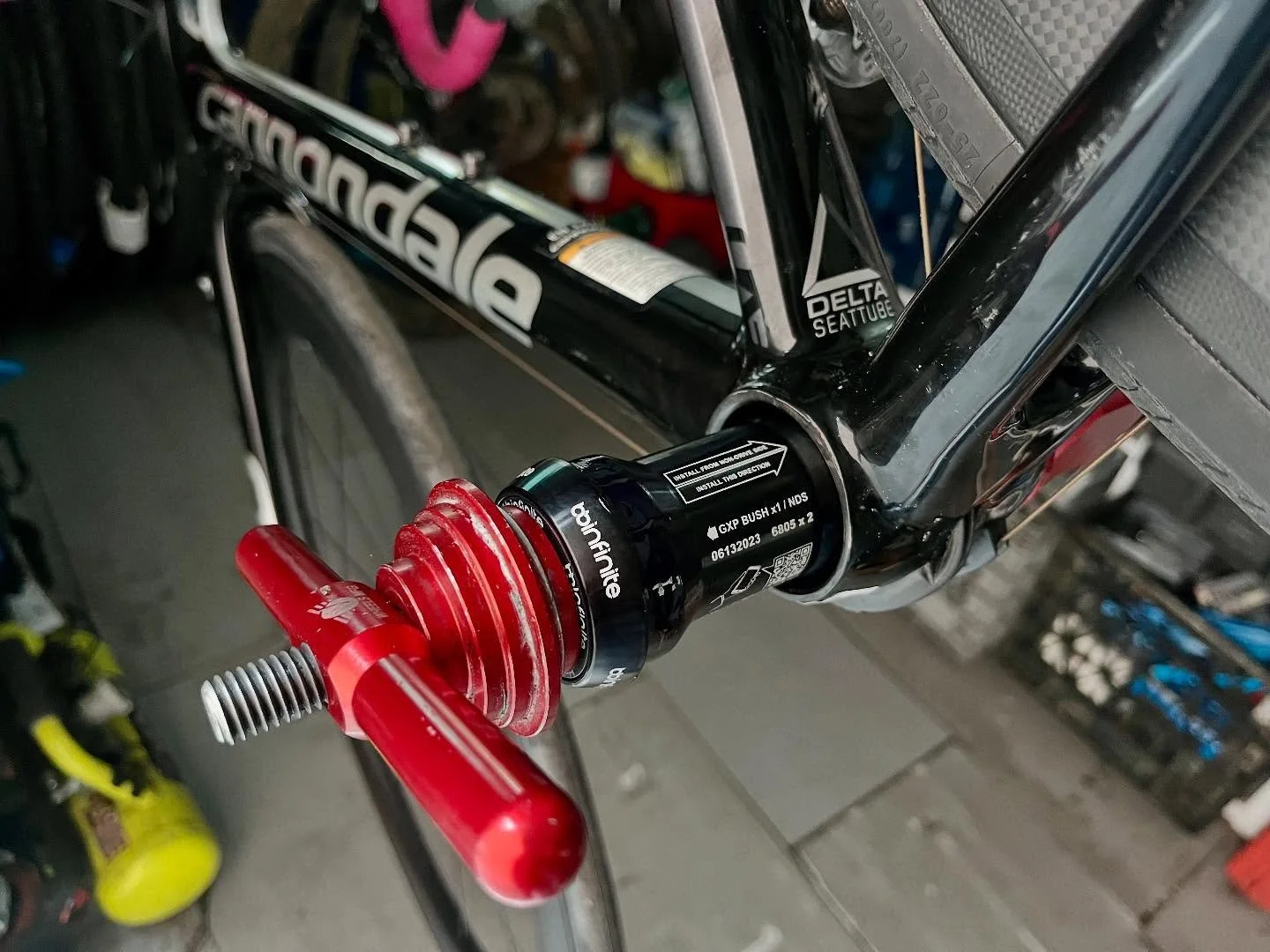 BB Infinite: bottom bracket cup alignment is  important if youre searching for a few extra watts of efficiency. Especially since many frames use press-in bearings rather than the trusted ENG threaded shell. Effectively  BB infinite guarantees this by