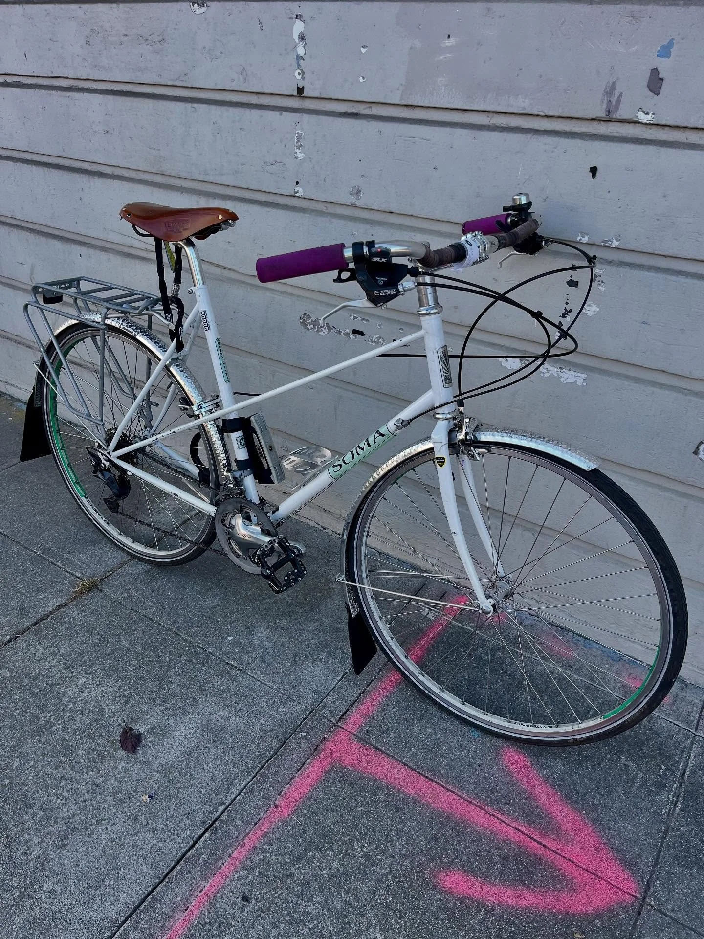 Fenders & tune: these #veloorange fenders were high quality but MY GOSH were they hard to install compared to other brands I’ve used (SKS). They pretty much came completely disassembled, including having to drill the holes for the mudflaps.