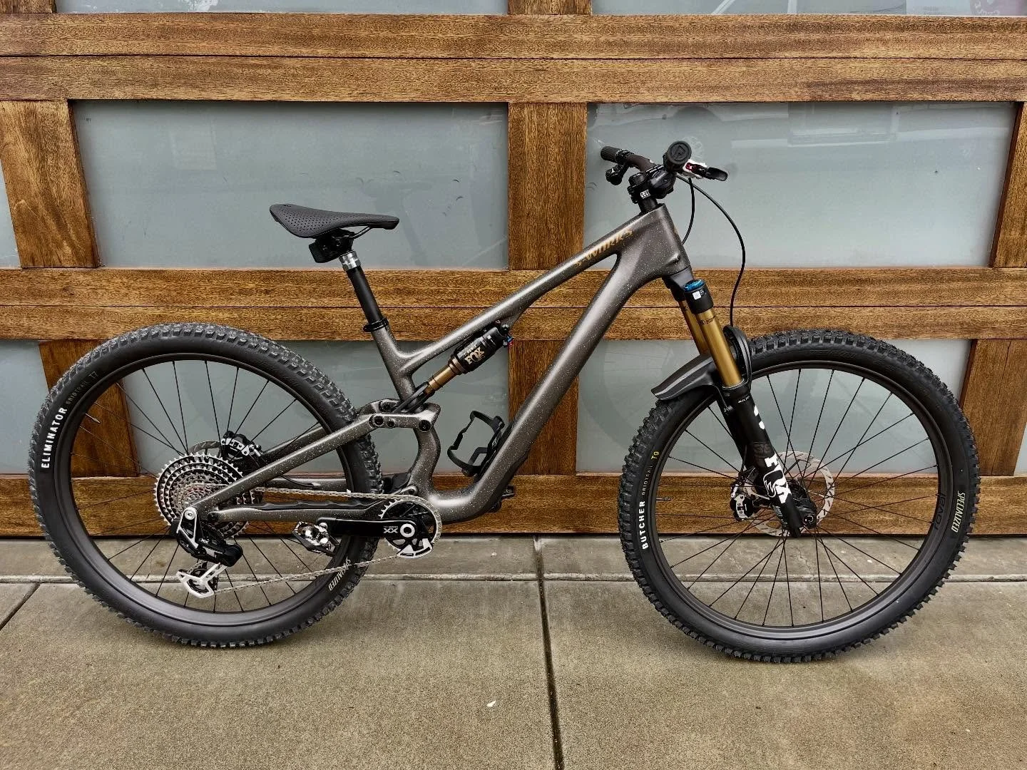 Ride Wrap: another flawless install of a #ridewrap kit on this absolutely SICK Specialized Stumpjumper. Specialized always has the coolest paint jobs, Id call this one &ldquo;robin&rsquo;s egg.&rdquo; #frameprotection #specialized #iamspecialized #st