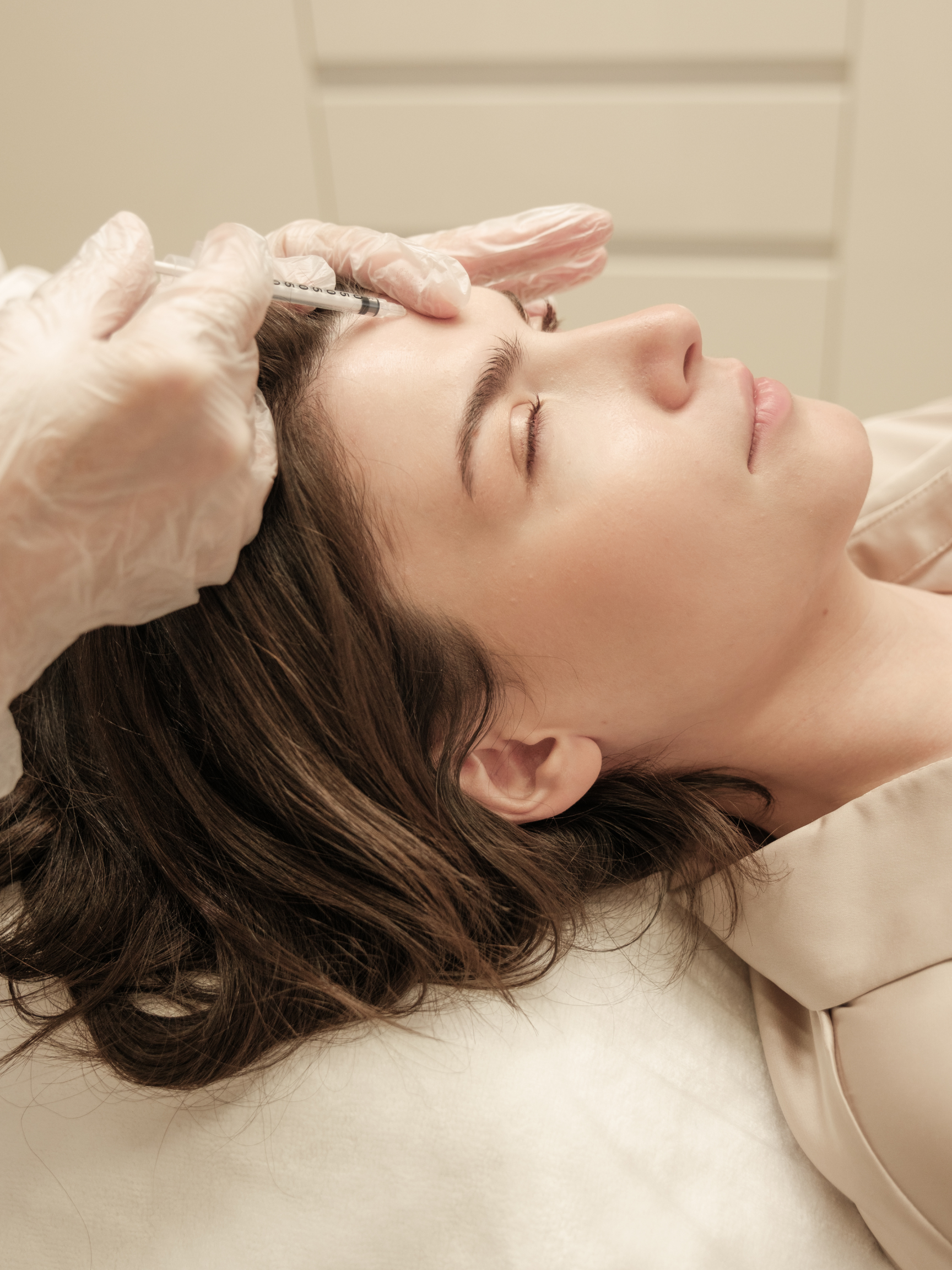 Female Hair Loss Treatment London - Why Women's Hair Thinning Is Different