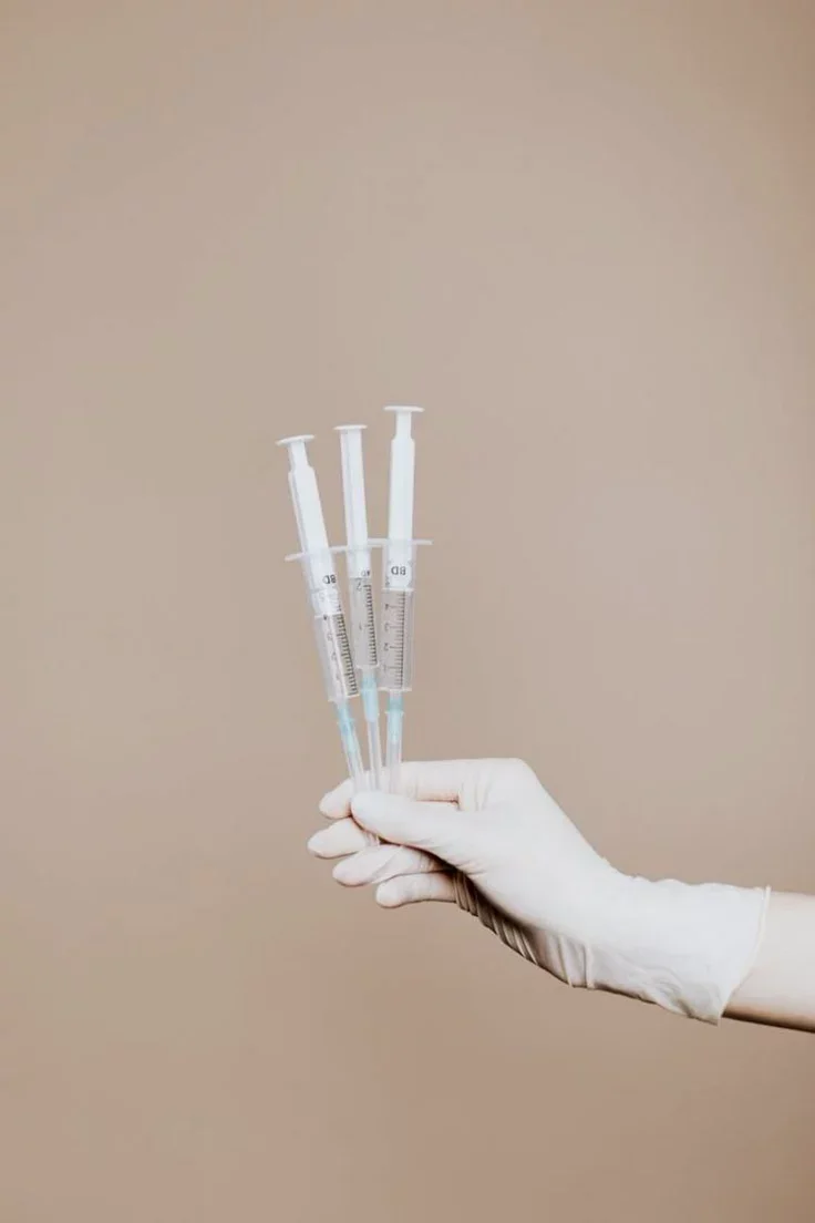 Sculptra vs Dermal Filler in London. The Honest, Doctor-Led Comparison
