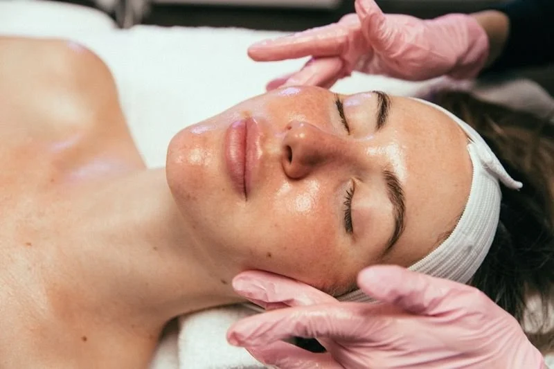 Profhilo and Skin Boosters in London 2026. What They Do, What They Do Not, and How a Doctor Chooses Between Them