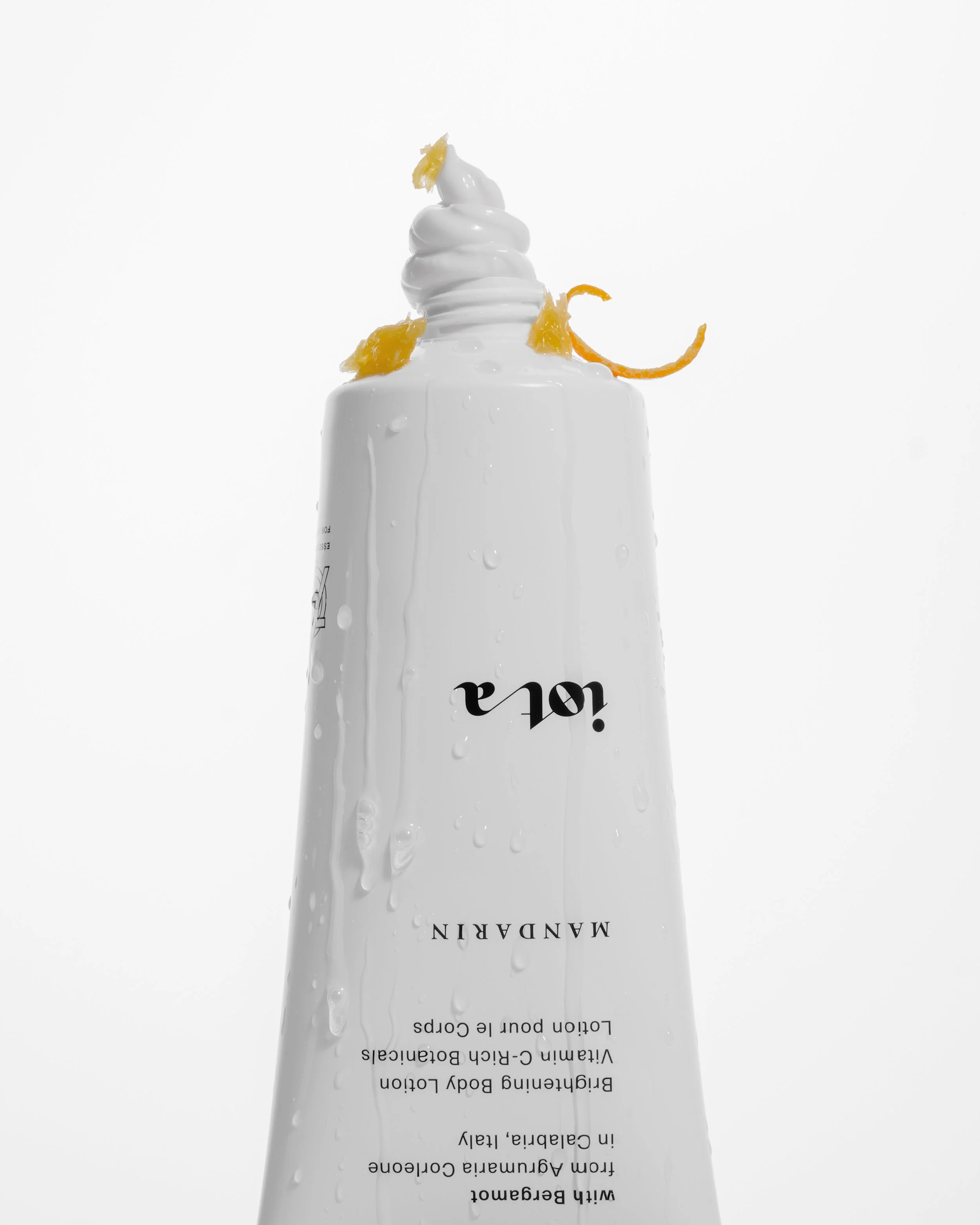 Brightening Body Lotion Image 03.jpg