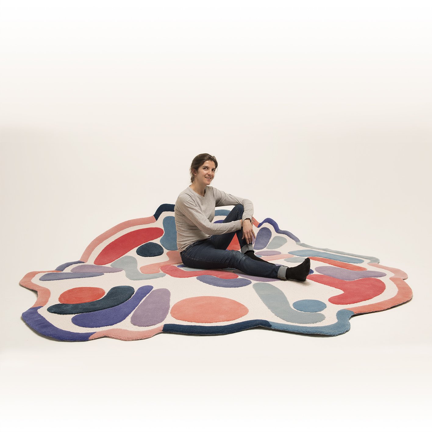 Margaux de Penfentenyo_Dear Friends collection_rug_Photo credit Margaux de Penfentenyo_01 Square.jpg